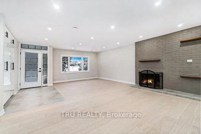 Photo 5 of 39 Sunnycrest Drive, Ottawa, City View/Skyline/Fisher Heights/Parkwood Hills — HOMEH