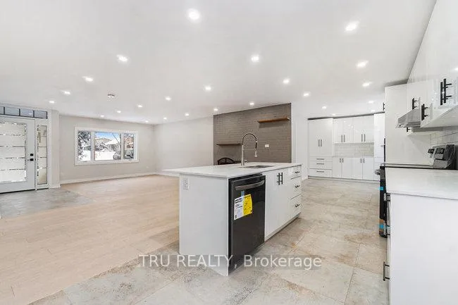 Photo 11 of 39 Sunnycrest Drive, Ottawa, City View/Skyline/Fisher Heights/Parkwood Hills — HOMEH