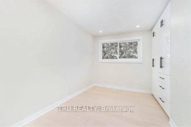 Photo 21 of 39 Sunnycrest Drive, Ottawa, City View/Skyline/Fisher Heights/Parkwood Hills — HOMEH