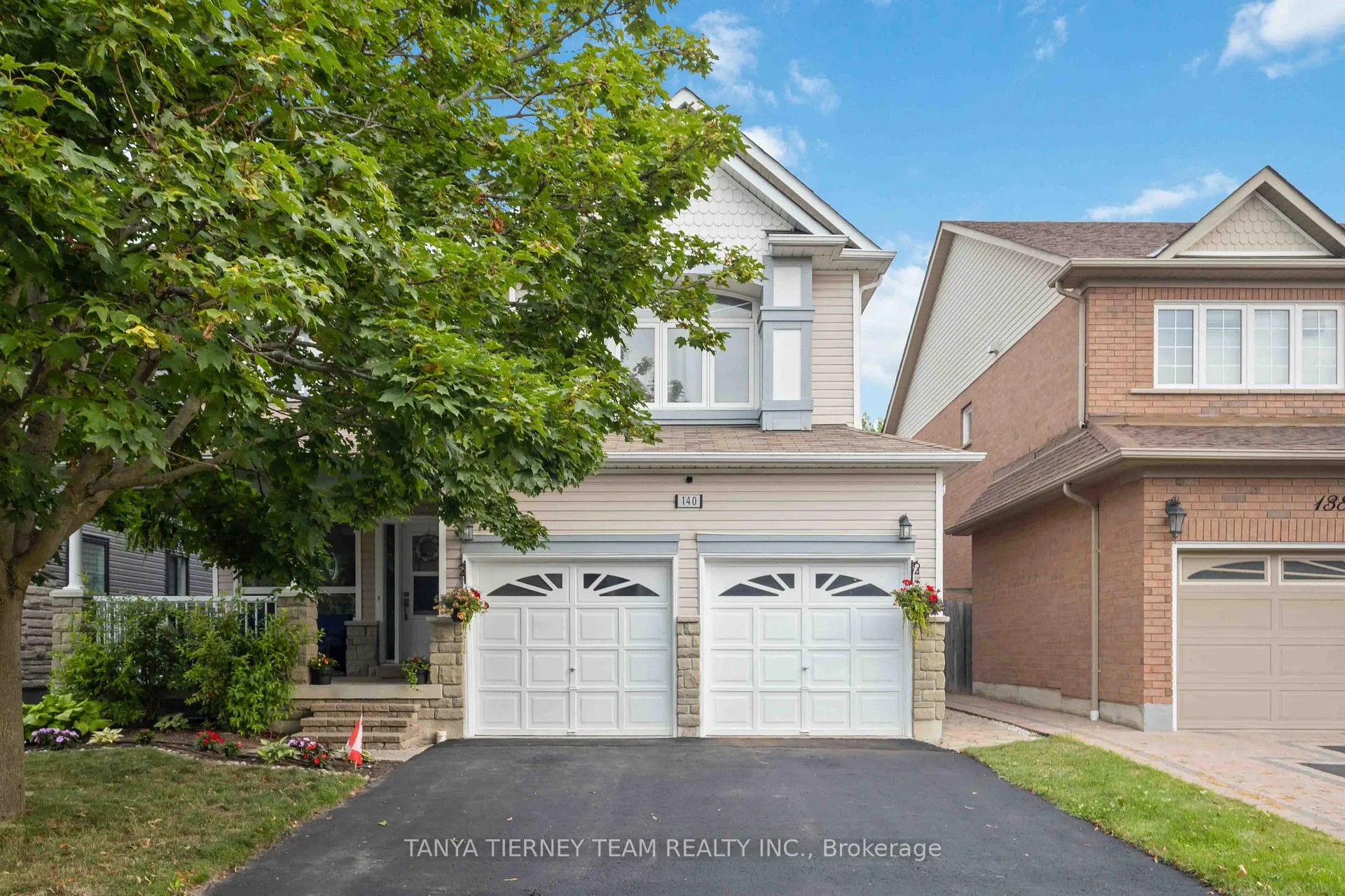 Photo 3 of 140 Vipond Road, Whitby, Brooklin — HOMEH