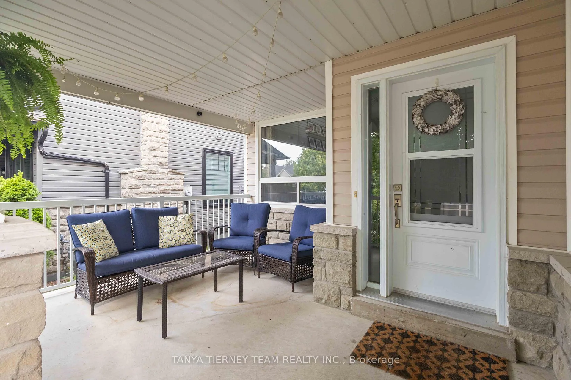 Photo 4 of 140 Vipond Road, Whitby, Brooklin — HOMEH