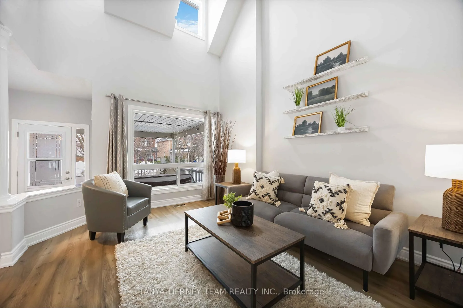 Photo 6 of 140 Vipond Road, Whitby, Brooklin — HOMEH