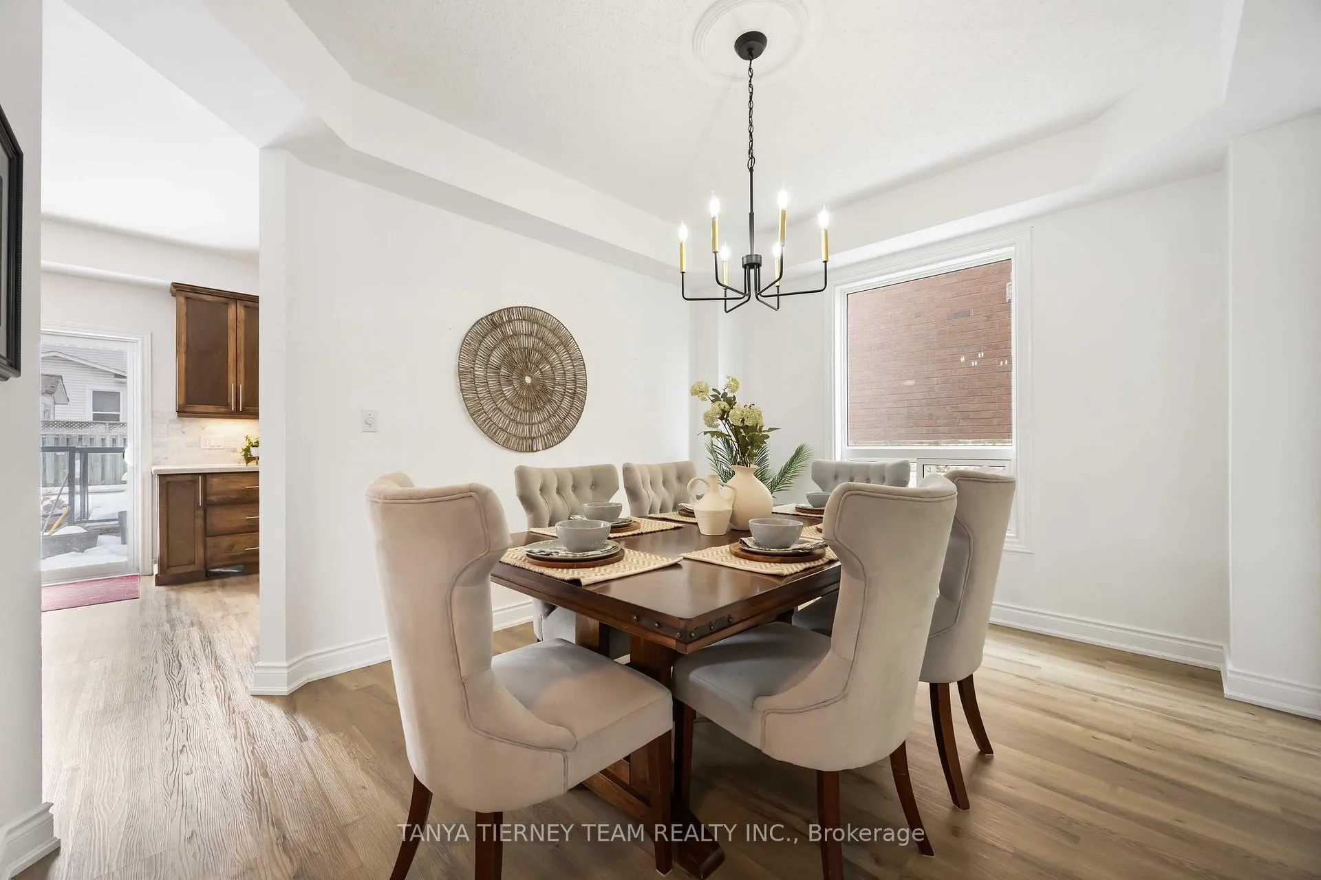 Photo 8 of 140 Vipond Road, Whitby, Brooklin — HOMEH