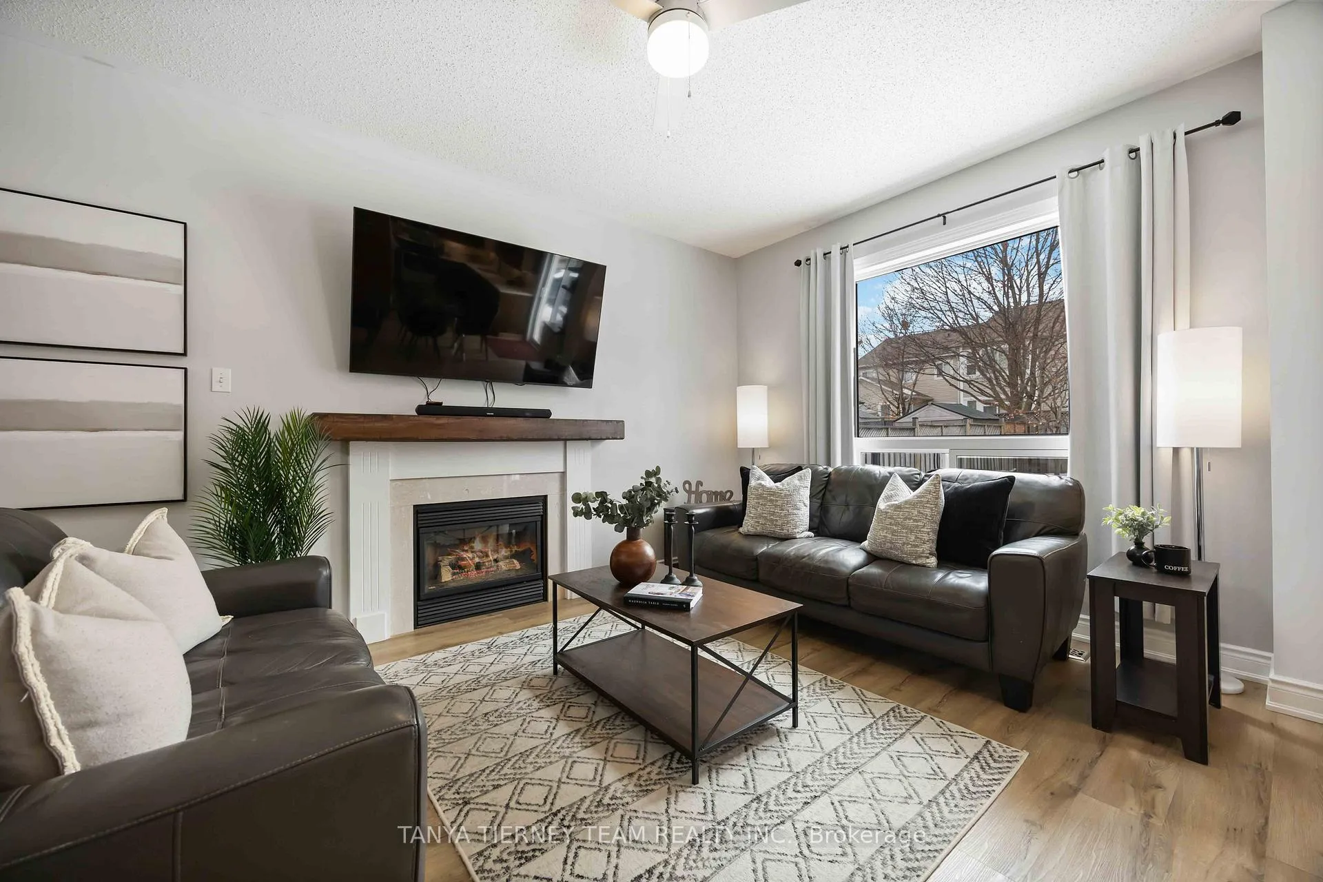 Photo 10 of 140 Vipond Road, Whitby, Brooklin — HOMEH