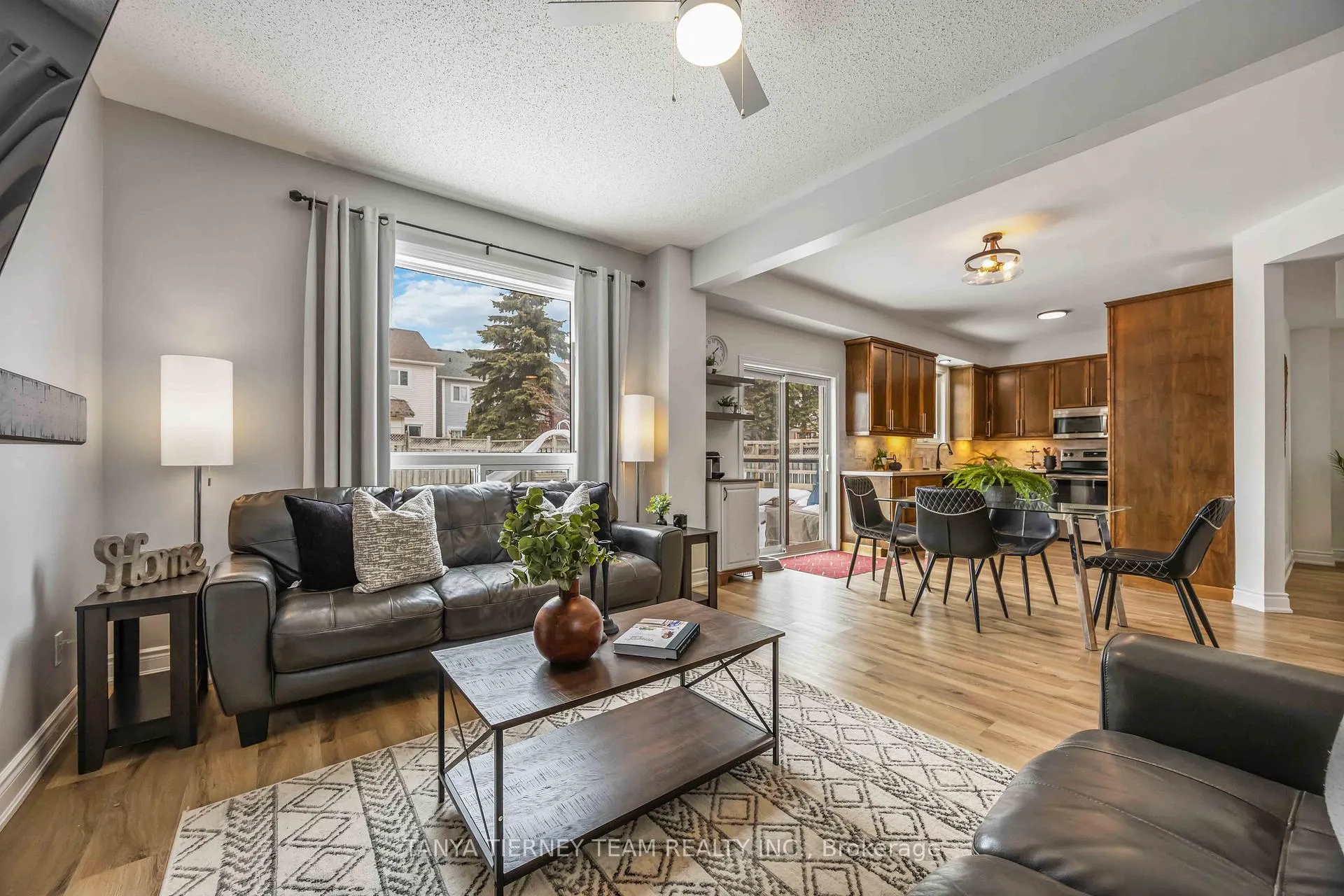 Photo 13 of 140 Vipond Road, Whitby, Brooklin — HOMEH