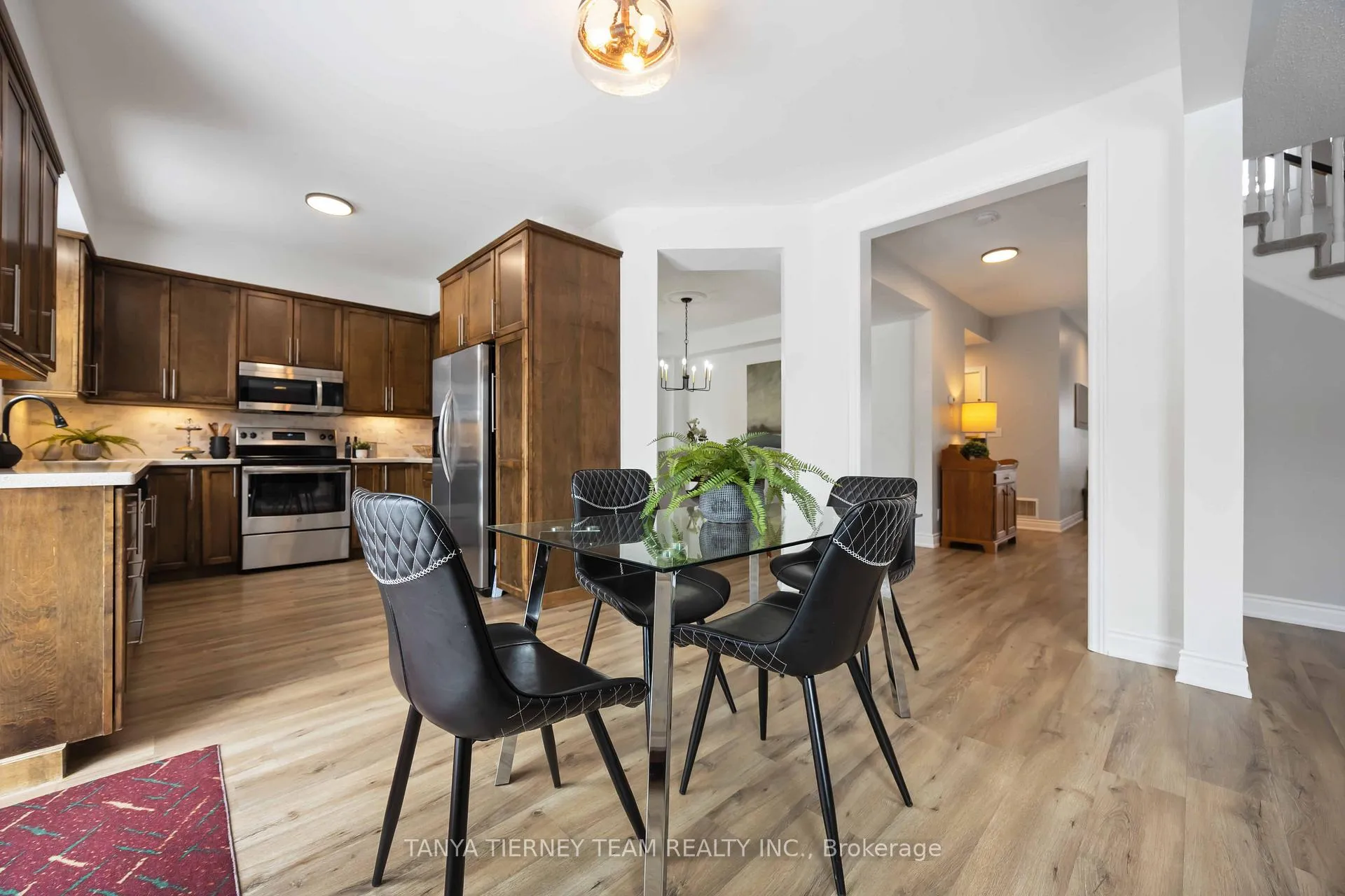 Photo 14 of 140 Vipond Road, Whitby, Brooklin — HOMEH