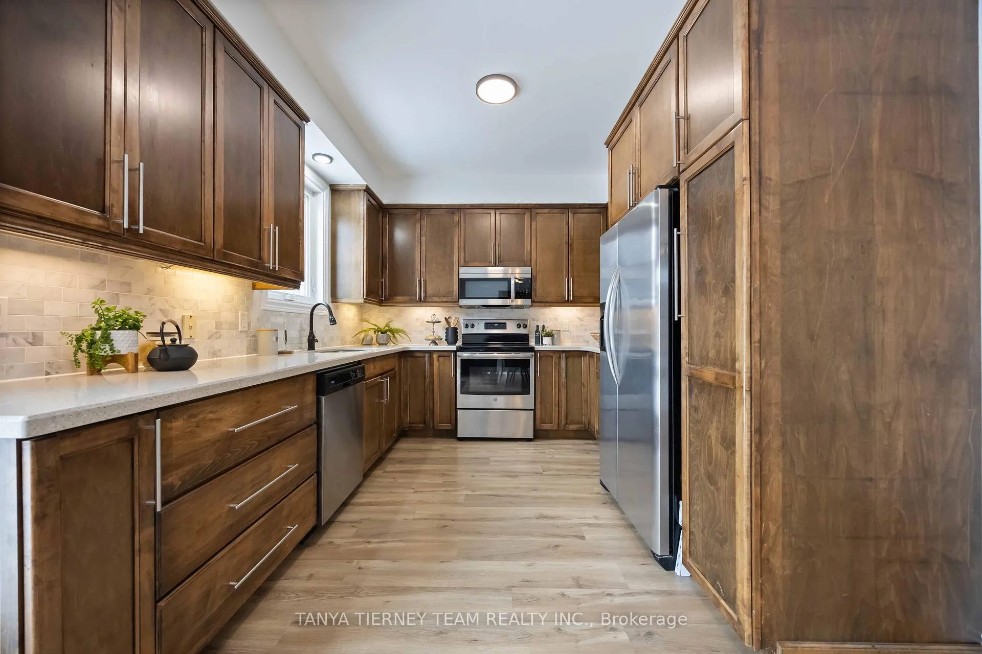 Photo 17 of 140 Vipond Road, Whitby, Brooklin — HOMEH