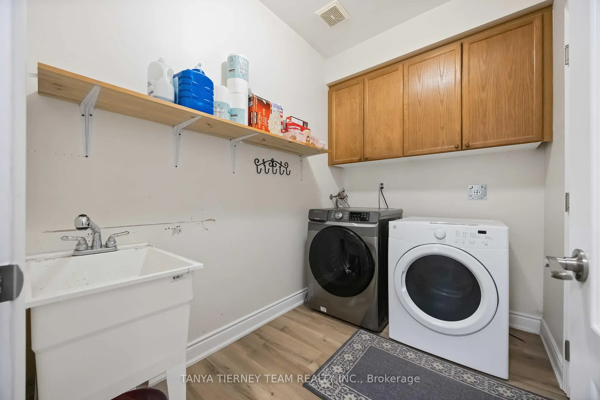 Photo 21 of 140 Vipond Road, Whitby, Brooklin — HOMEH