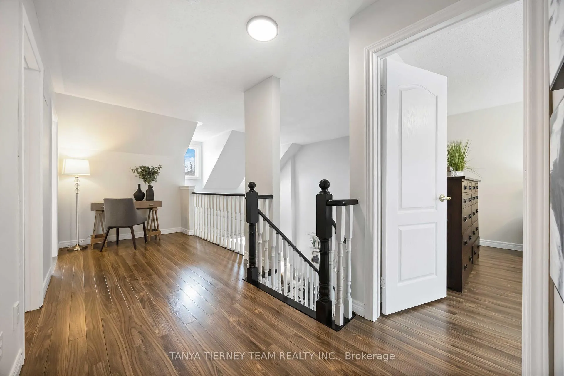 Photo 23 of 140 Vipond Road, Whitby, Brooklin — HOMEH