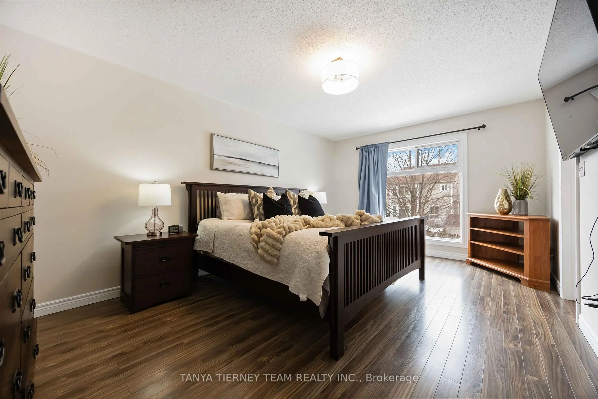 Photo 24 of 140 Vipond Road, Whitby, Brooklin — HOMEH