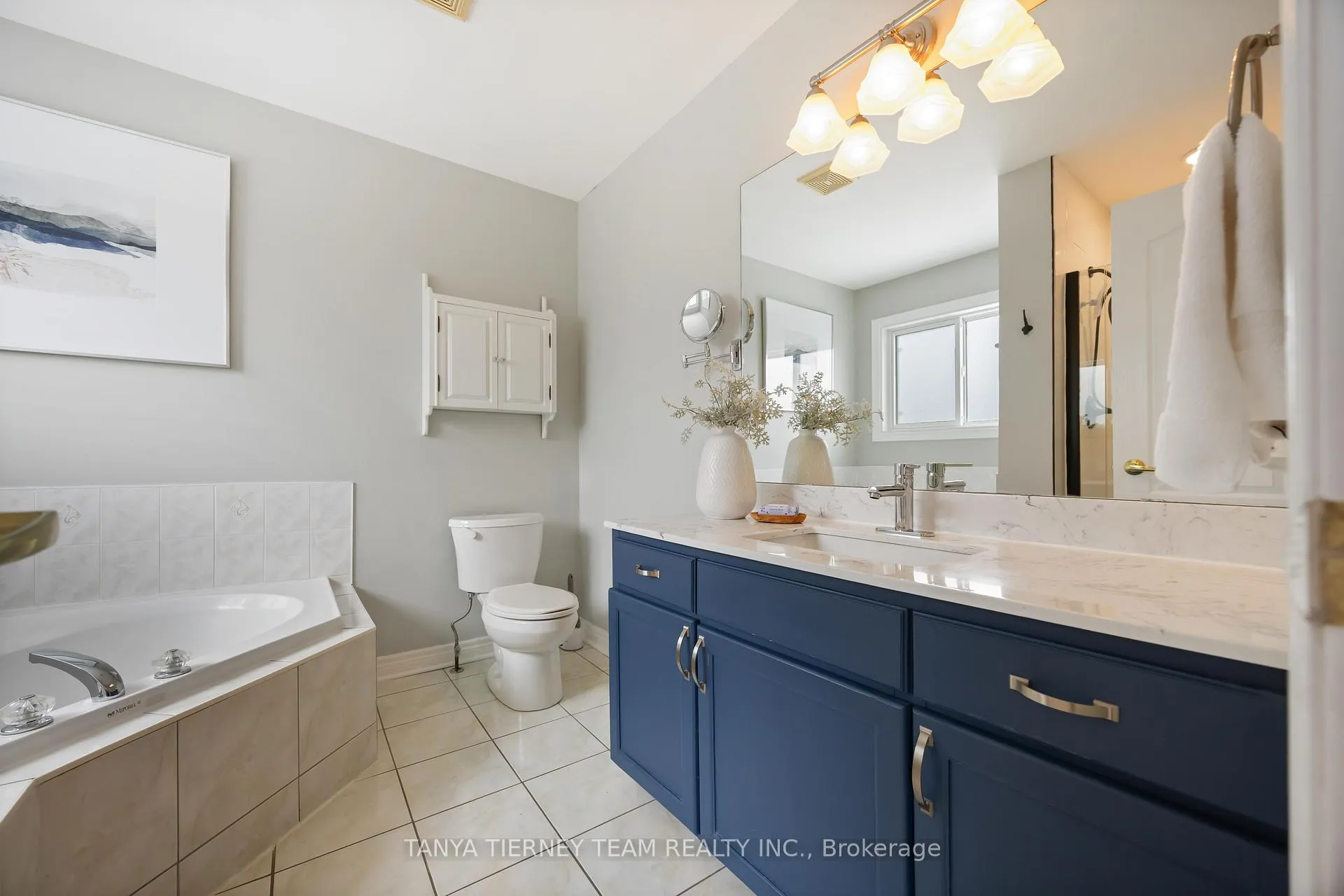 Photo 26 of 140 Vipond Road, Whitby, Brooklin — HOMEH
