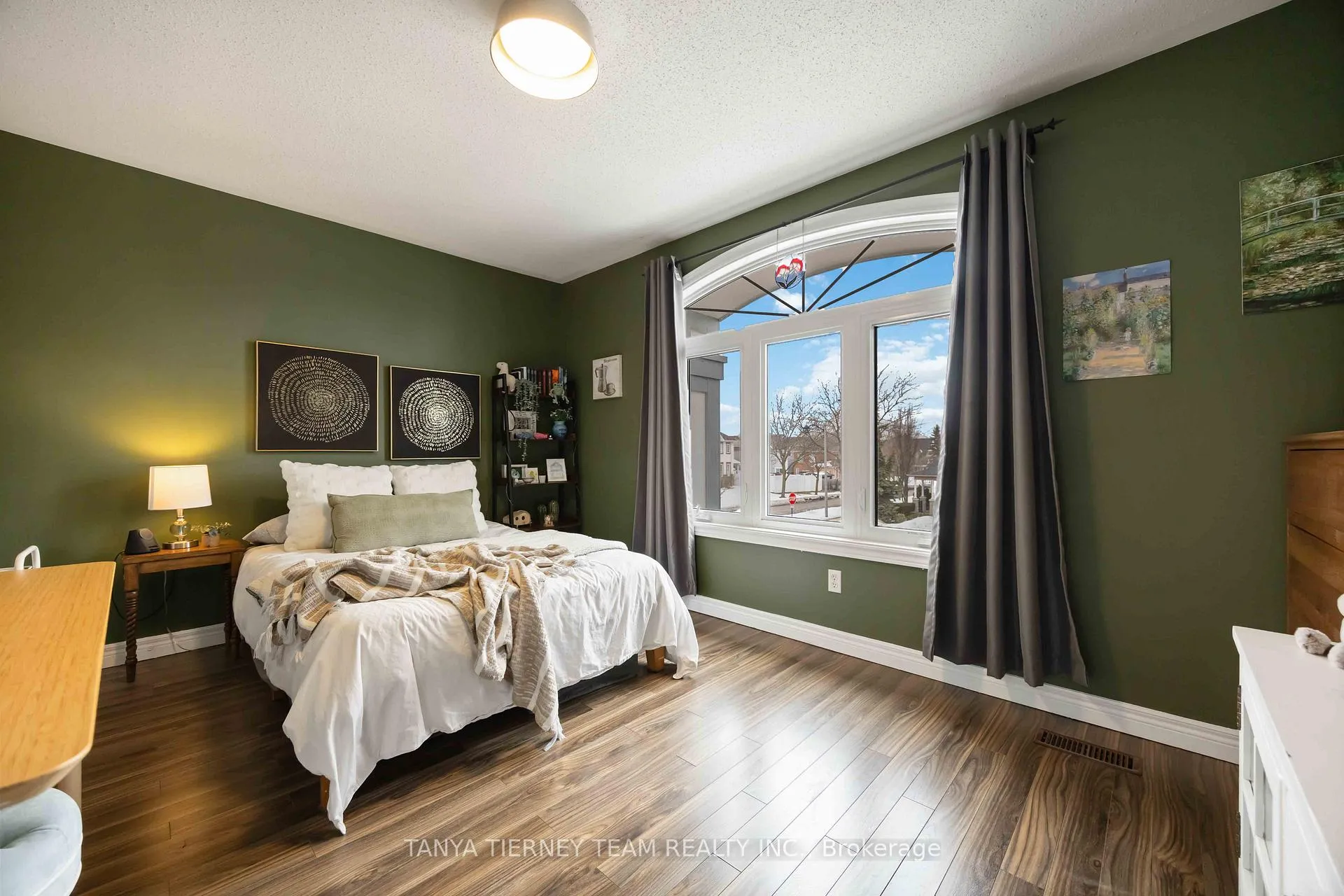 Photo 33 of 140 Vipond Road, Whitby, Brooklin — HOMEH
