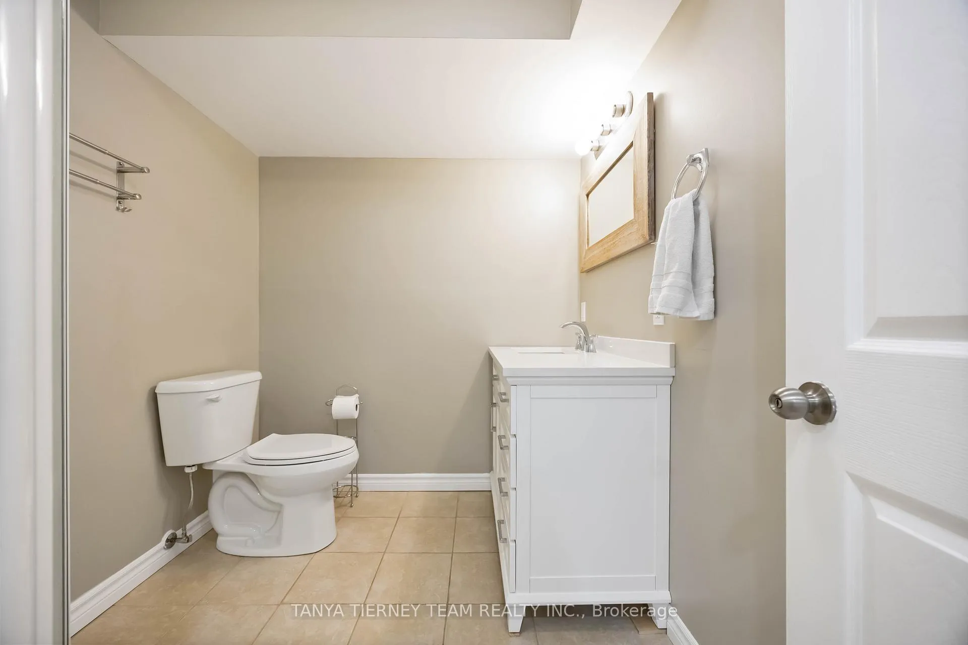 Photo 39 of 140 Vipond Road, Whitby, Brooklin — HOMEH