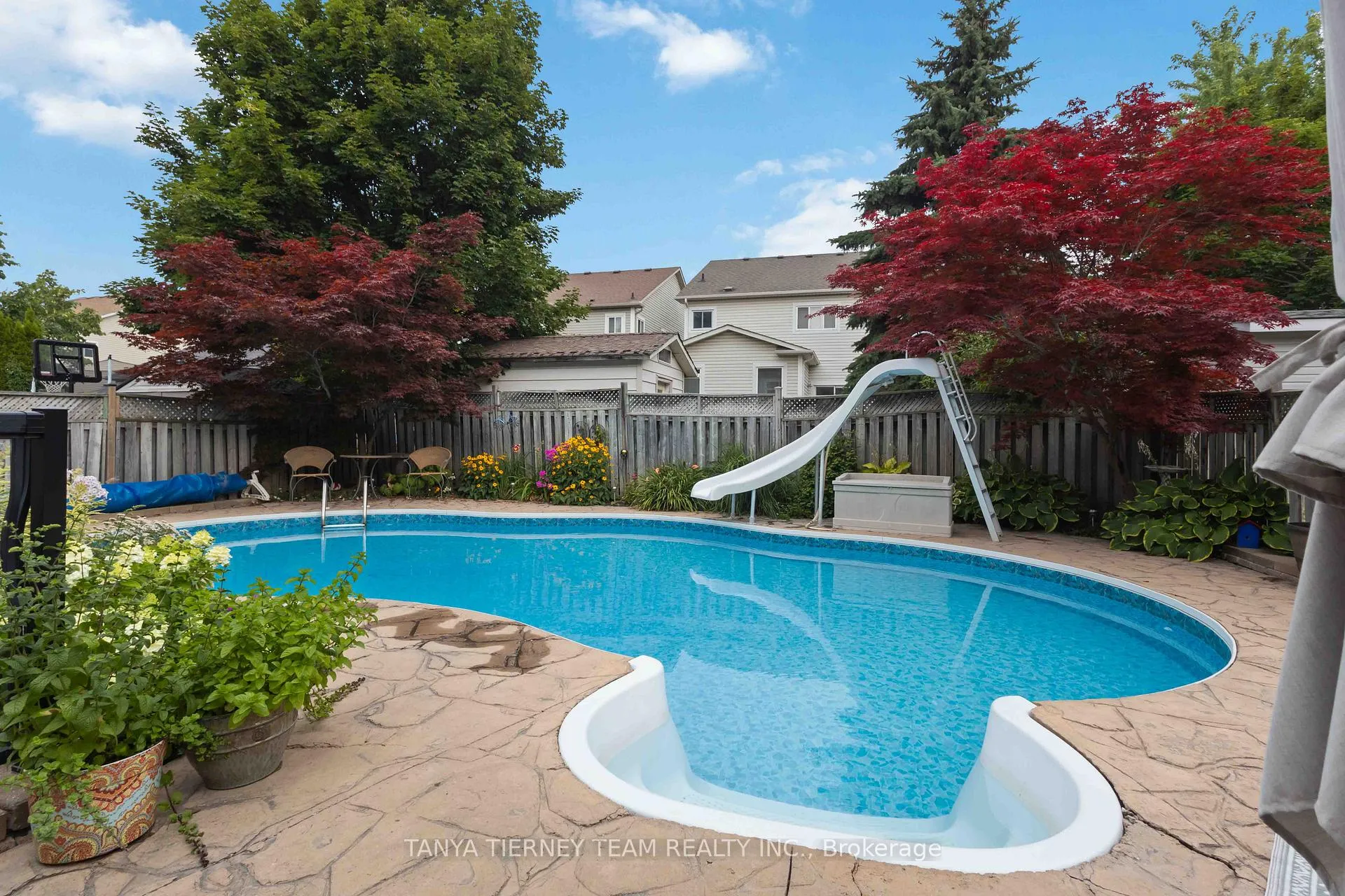 Photo 43 of 140 Vipond Road, Whitby, Brooklin — HOMEH