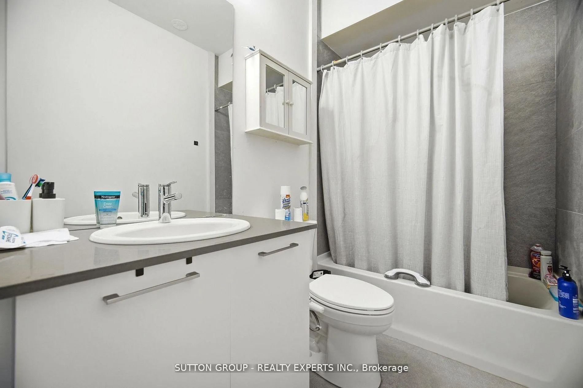 Photo 7 of 5 Taylor Court, Caledon, Bolton West — HOMEH