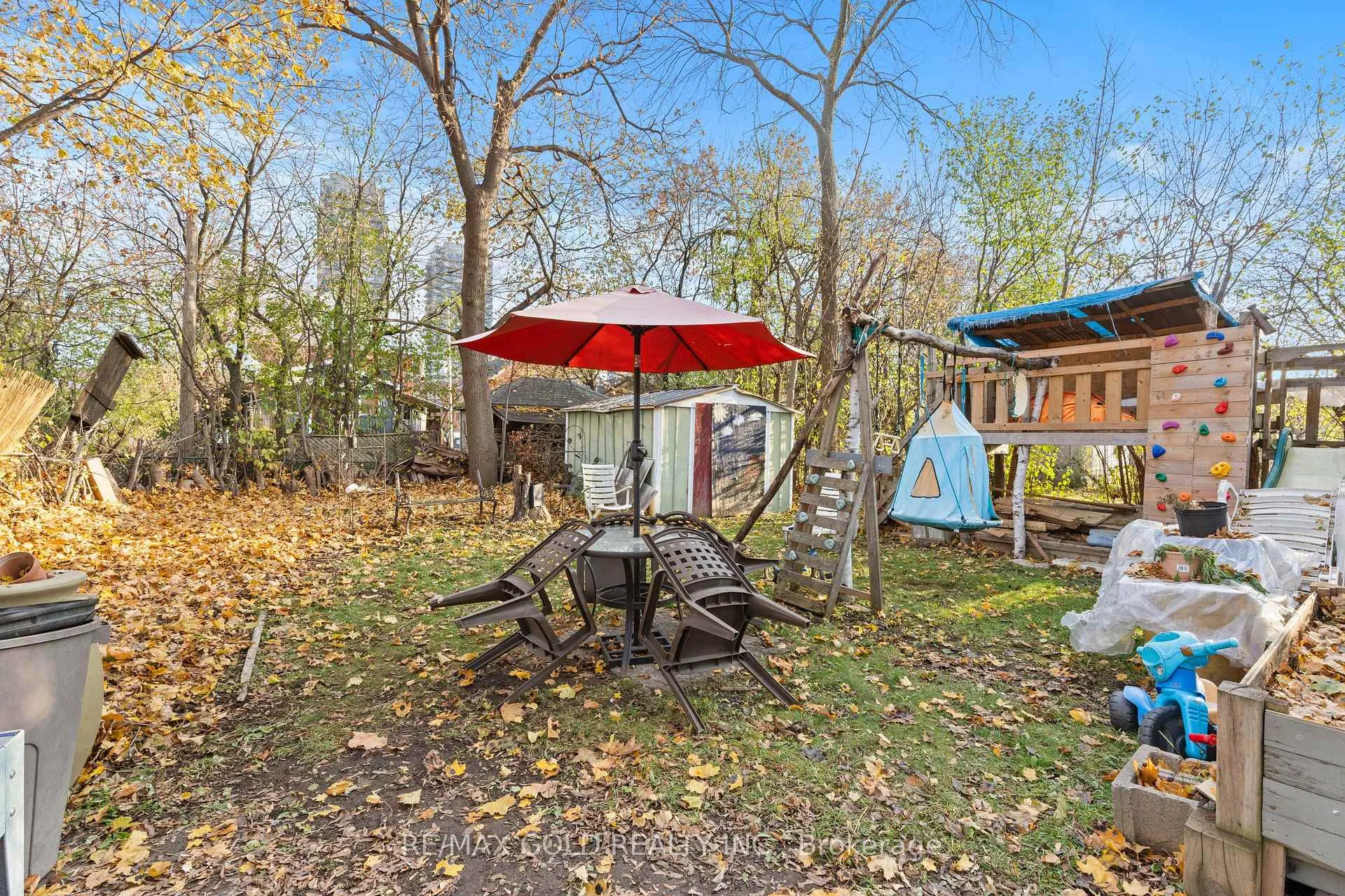 Photo 10 of 59A David Street, Brampton, Downtown Brampton — HOMEH