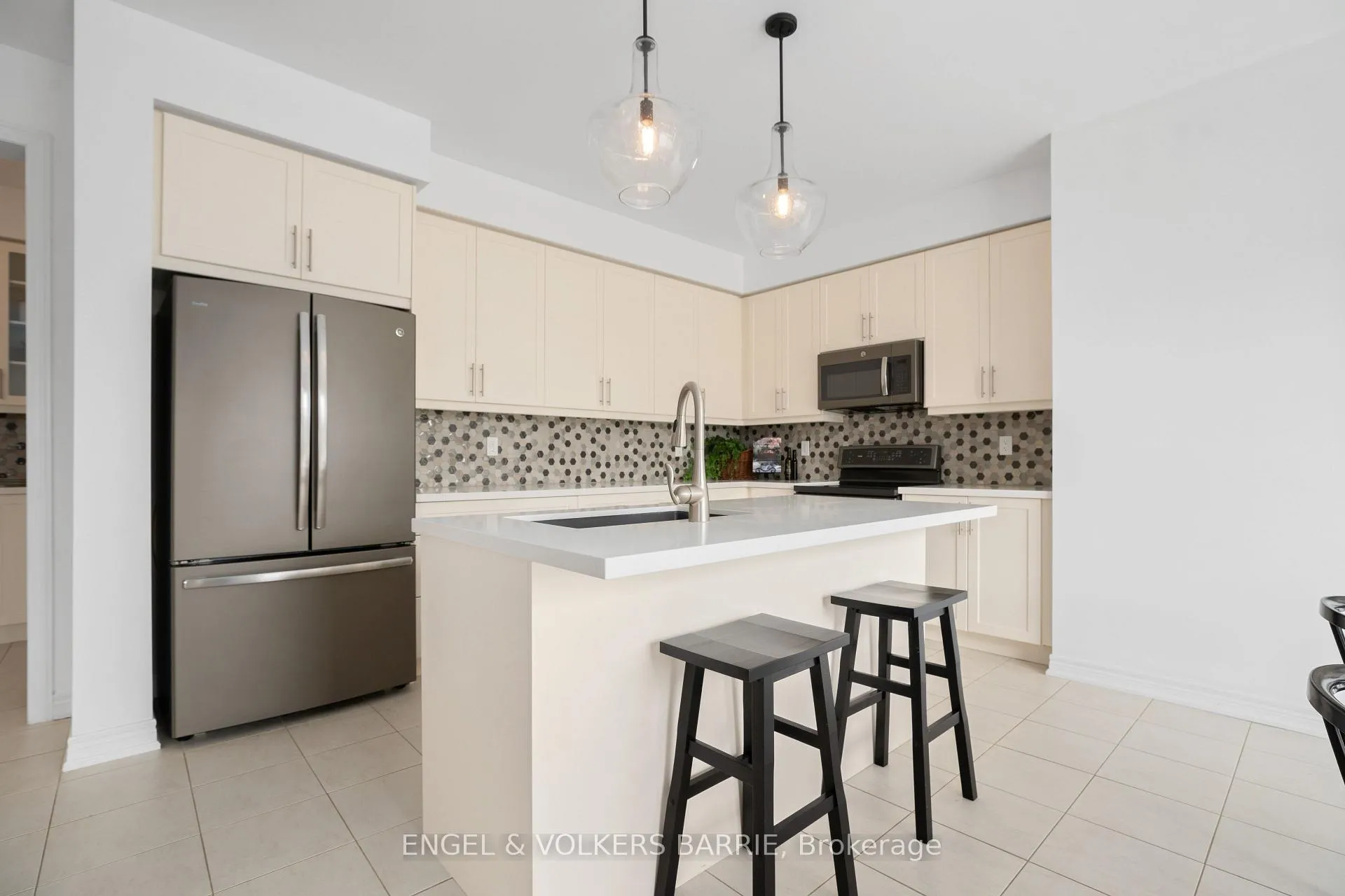 Photo 11 of 61 Oliver's Mill Road, Springwater, Centre Vespra — HOMEH