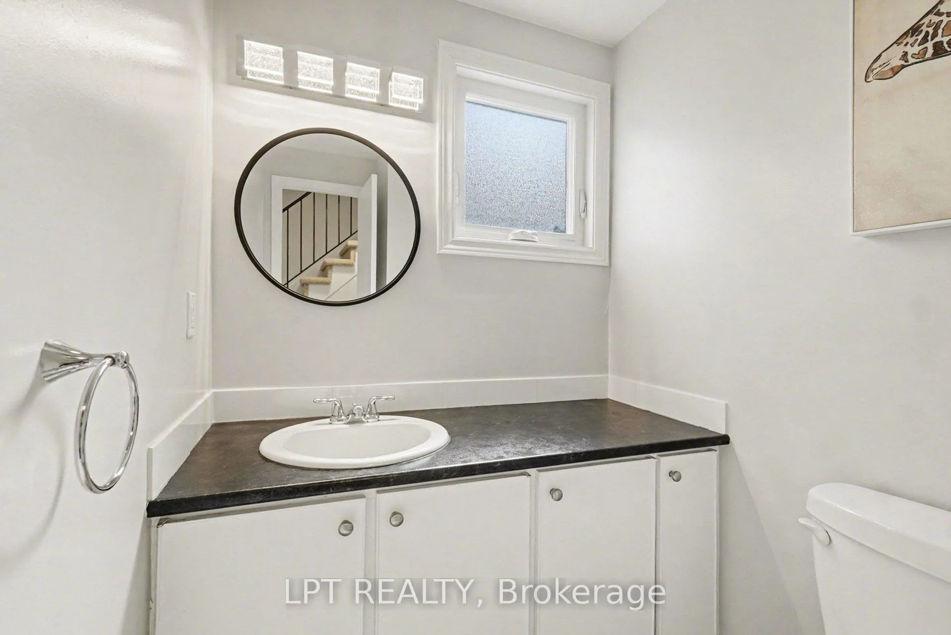 Photo 11 of 38 Lindhurst Crescent, Ottawa, Briargreen — HOMEH