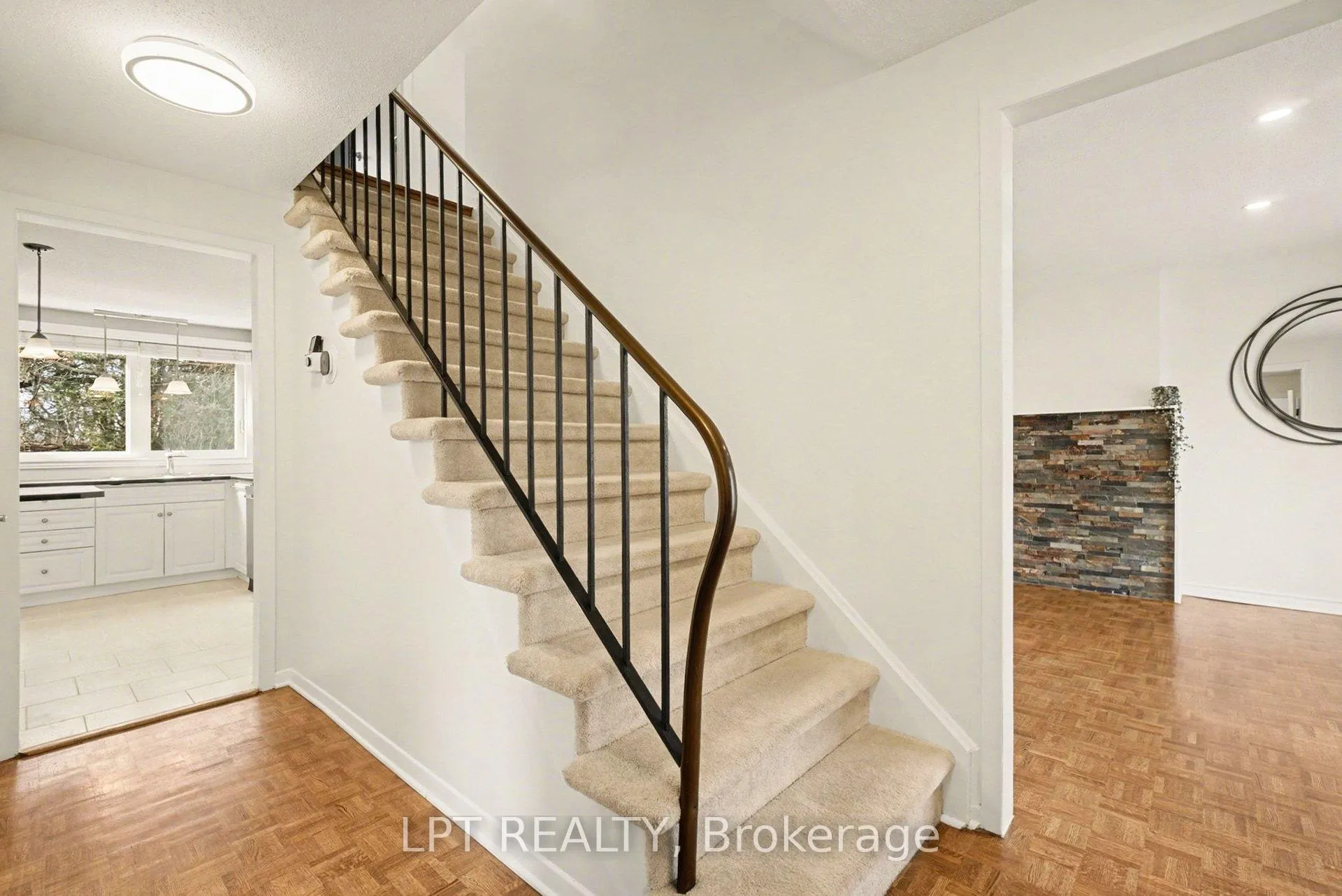 Photo 12 of 38 Lindhurst Crescent, Ottawa, Briargreen — HOMEH