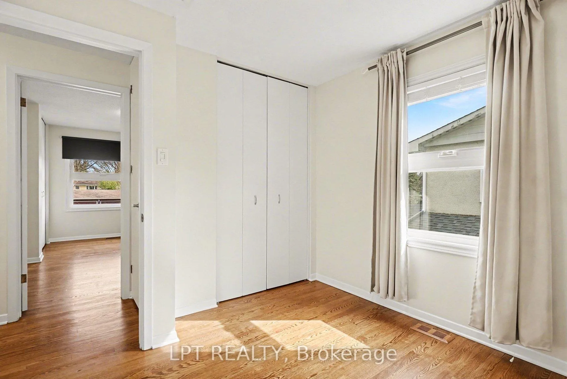 Photo 20 of 38 Lindhurst Crescent, Ottawa, Briargreen — HOMEH