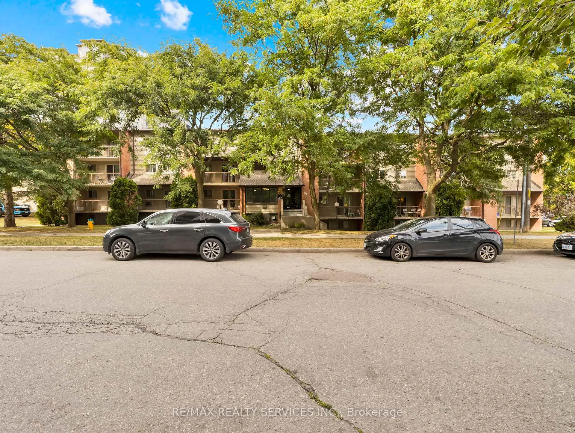 Photo 3 of Unit 103, 30 Hickory Street E, Waterloo, Beechwood/University — HOMEH
