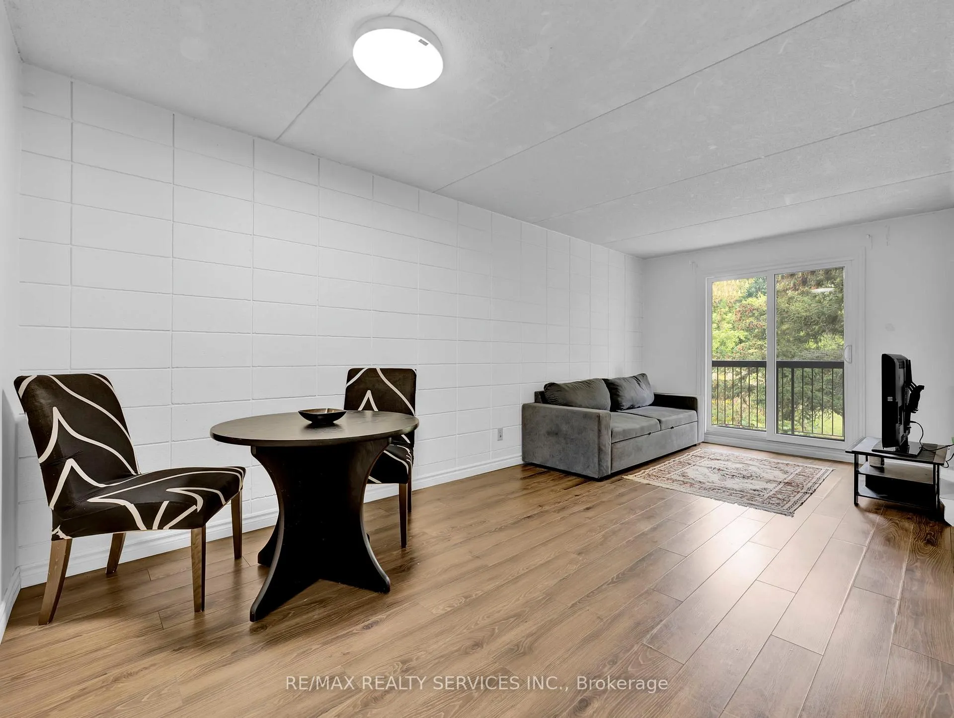 Photo 5 of Unit 103, 30 Hickory Street E, Waterloo, Beechwood/University — HOMEH