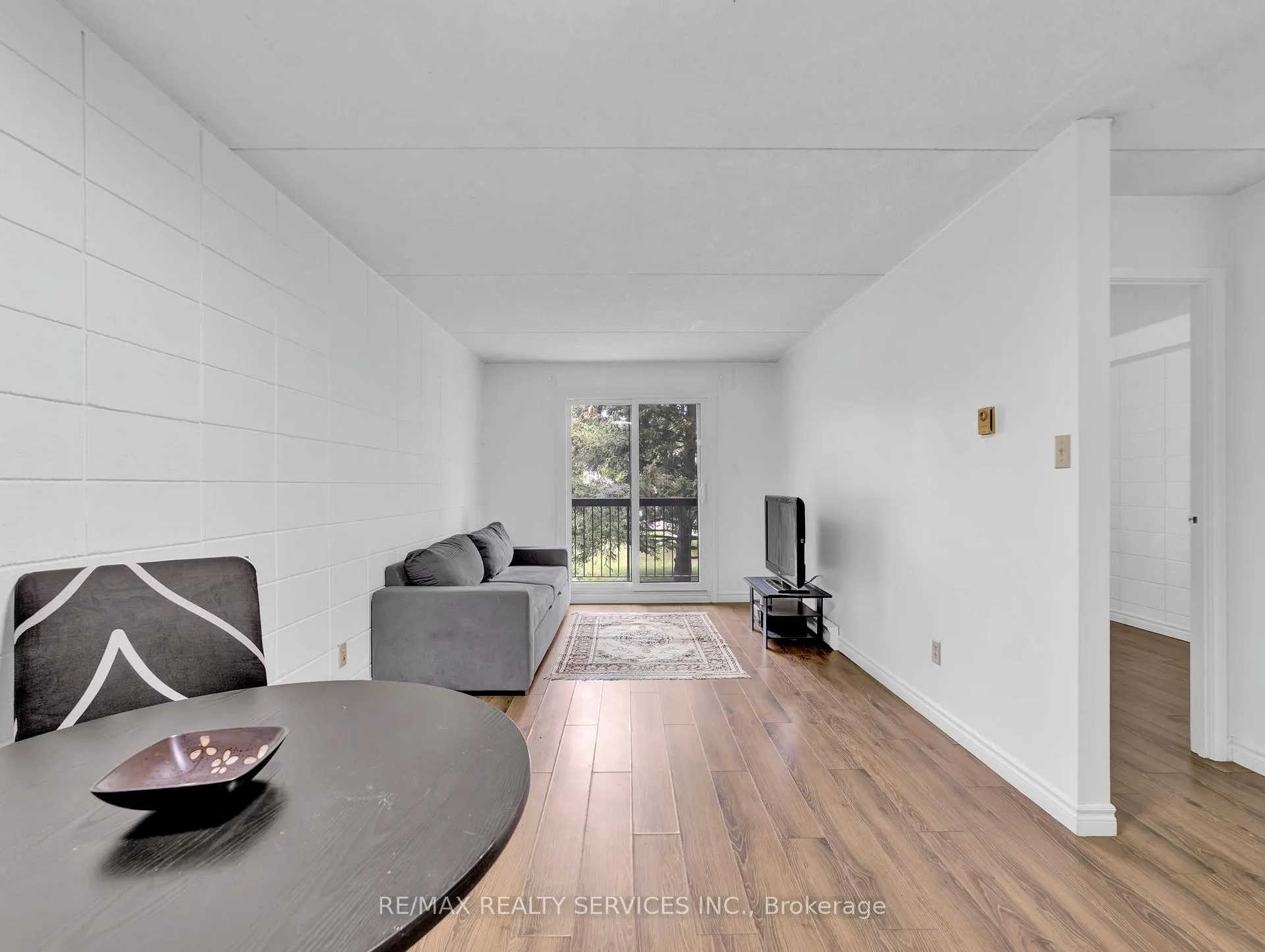 Photo 6 of Unit 103, 30 Hickory Street E, Waterloo, Beechwood/University — HOMEH
