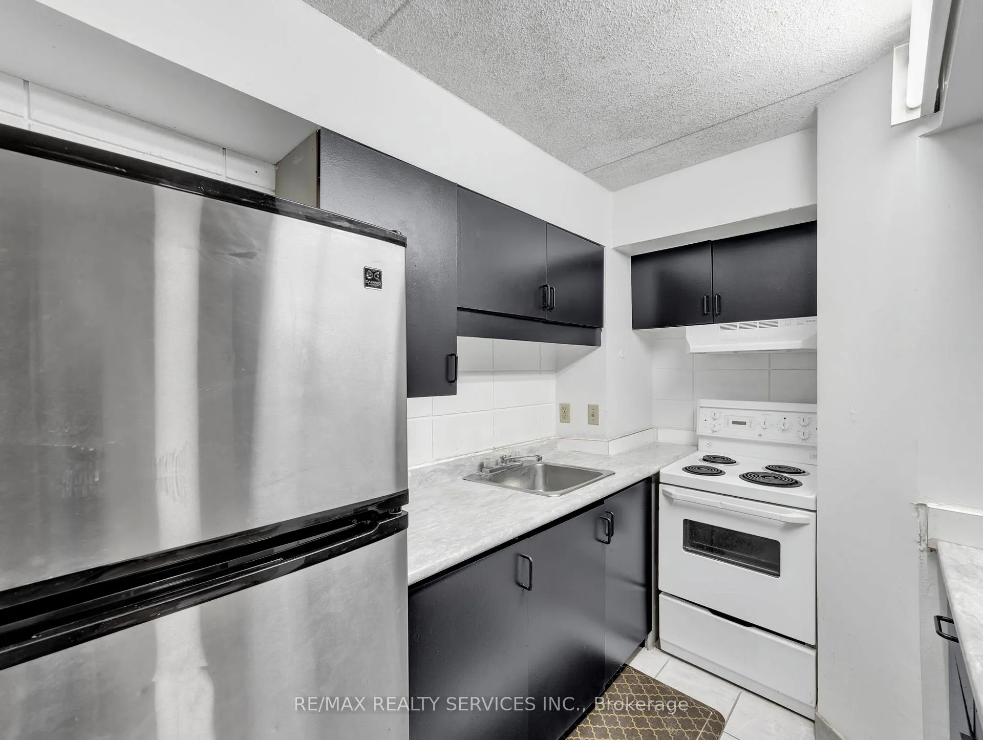 Photo 9 of Unit 103, 30 Hickory Street E, Waterloo, Beechwood/University — HOMEH
