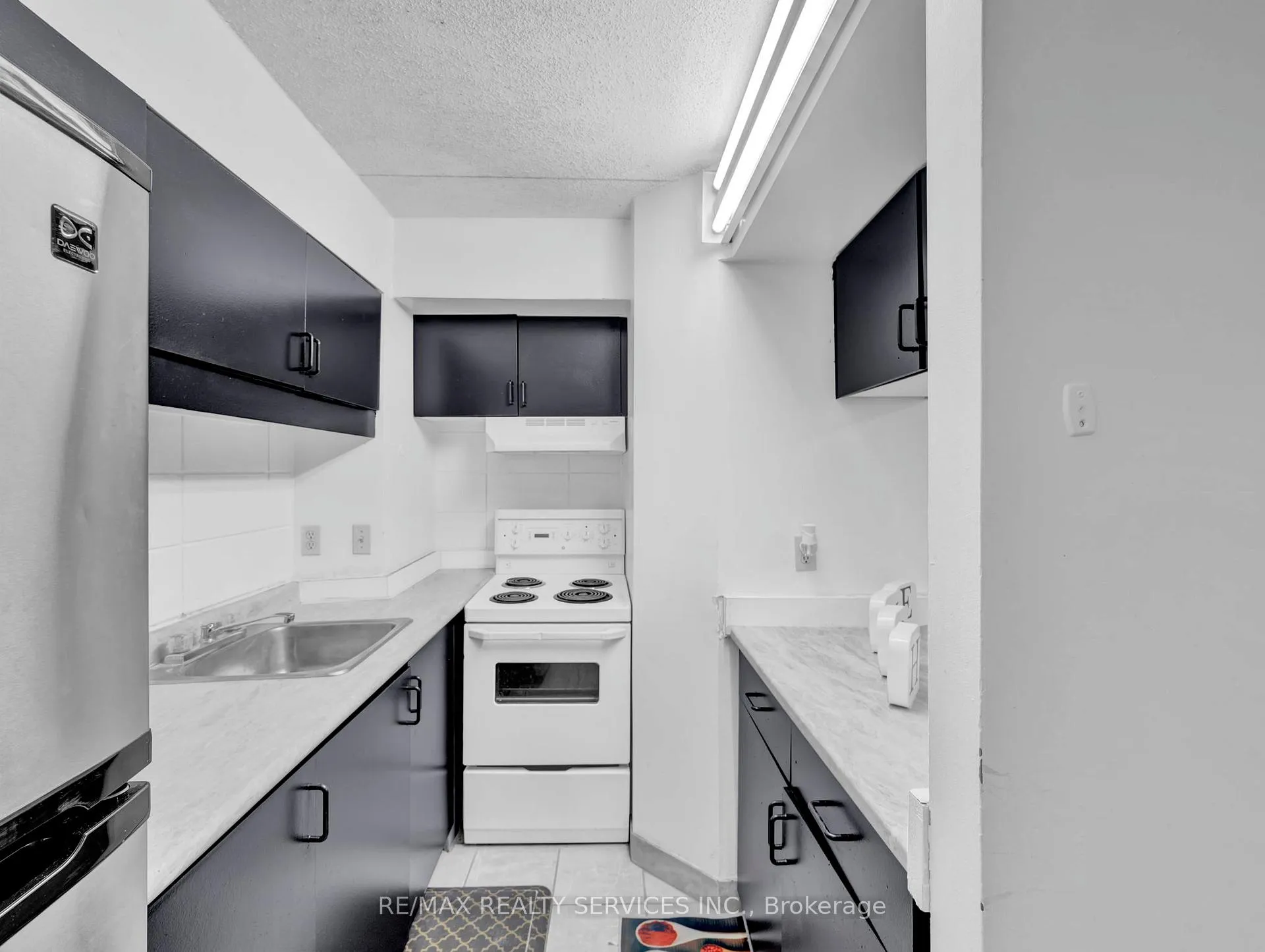 Photo 10 of Unit 103, 30 Hickory Street E, Waterloo, Beechwood/University — HOMEH