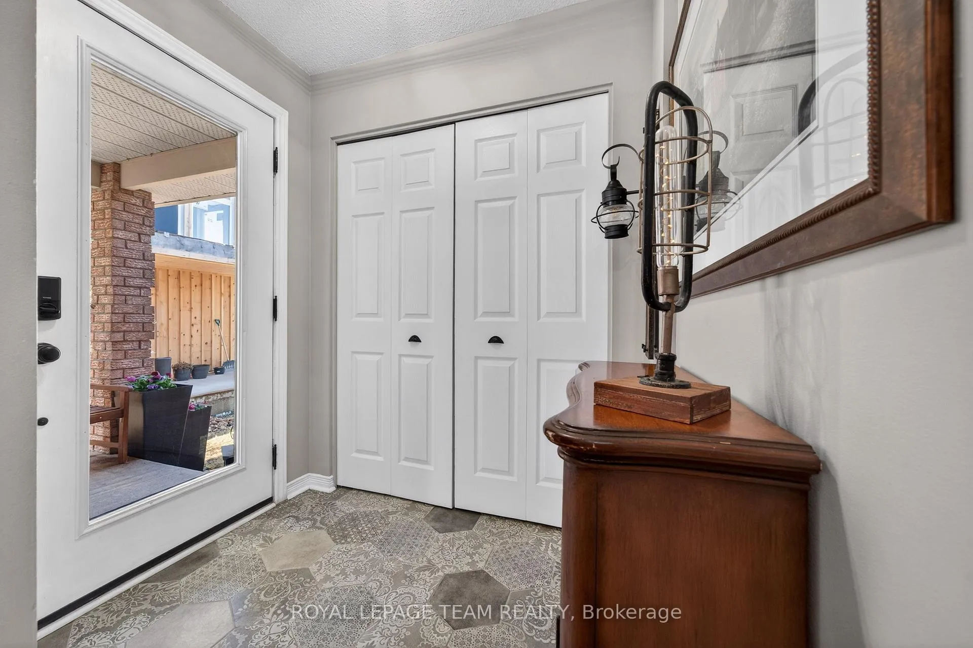 Photo 5 of 151 Equestrian Drive, Ottawa, Kanata - Bridlewood — HOMEH