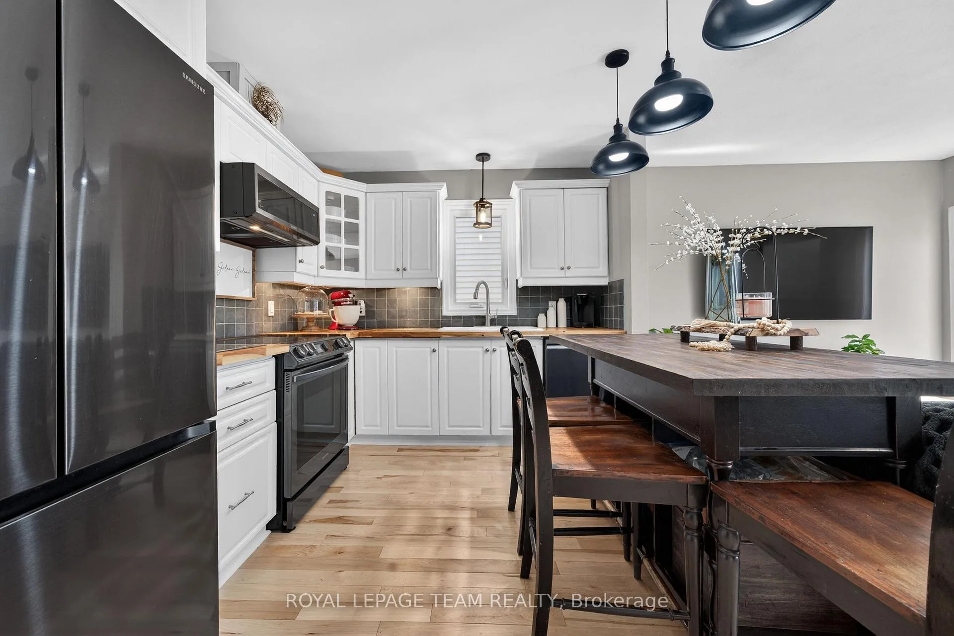 Photo 17 of 151 Equestrian Drive, Ottawa, Kanata - Bridlewood — HOMEH