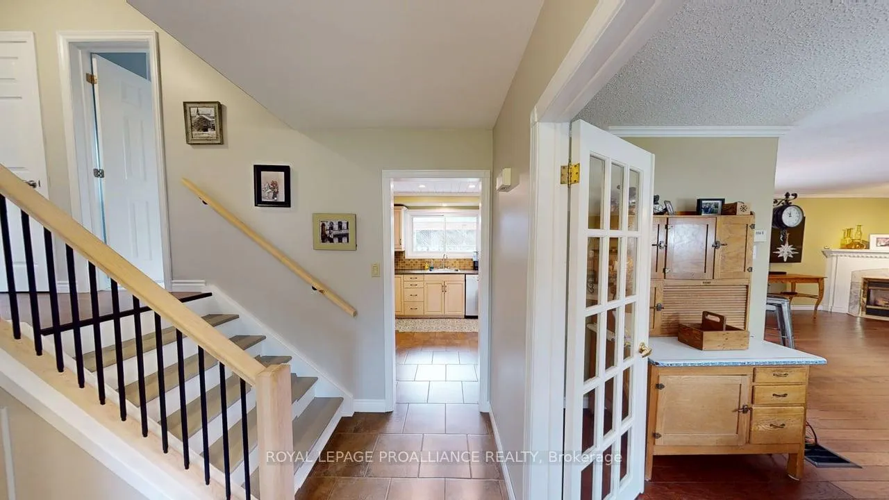 Photo 2 of 11 Stavebank Road, Belleville, Belleville Ward — HOMEH