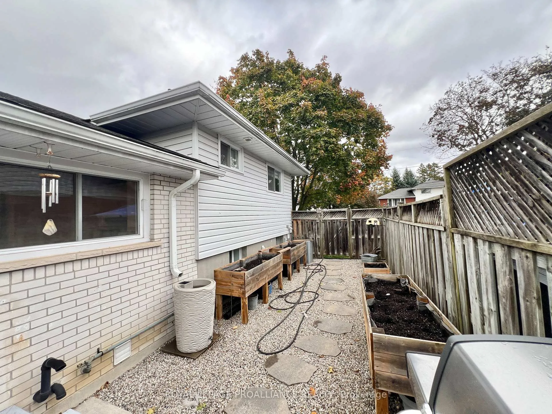 Photo 21 of 11 Stavebank Road, Belleville, Belleville Ward — HOMEH