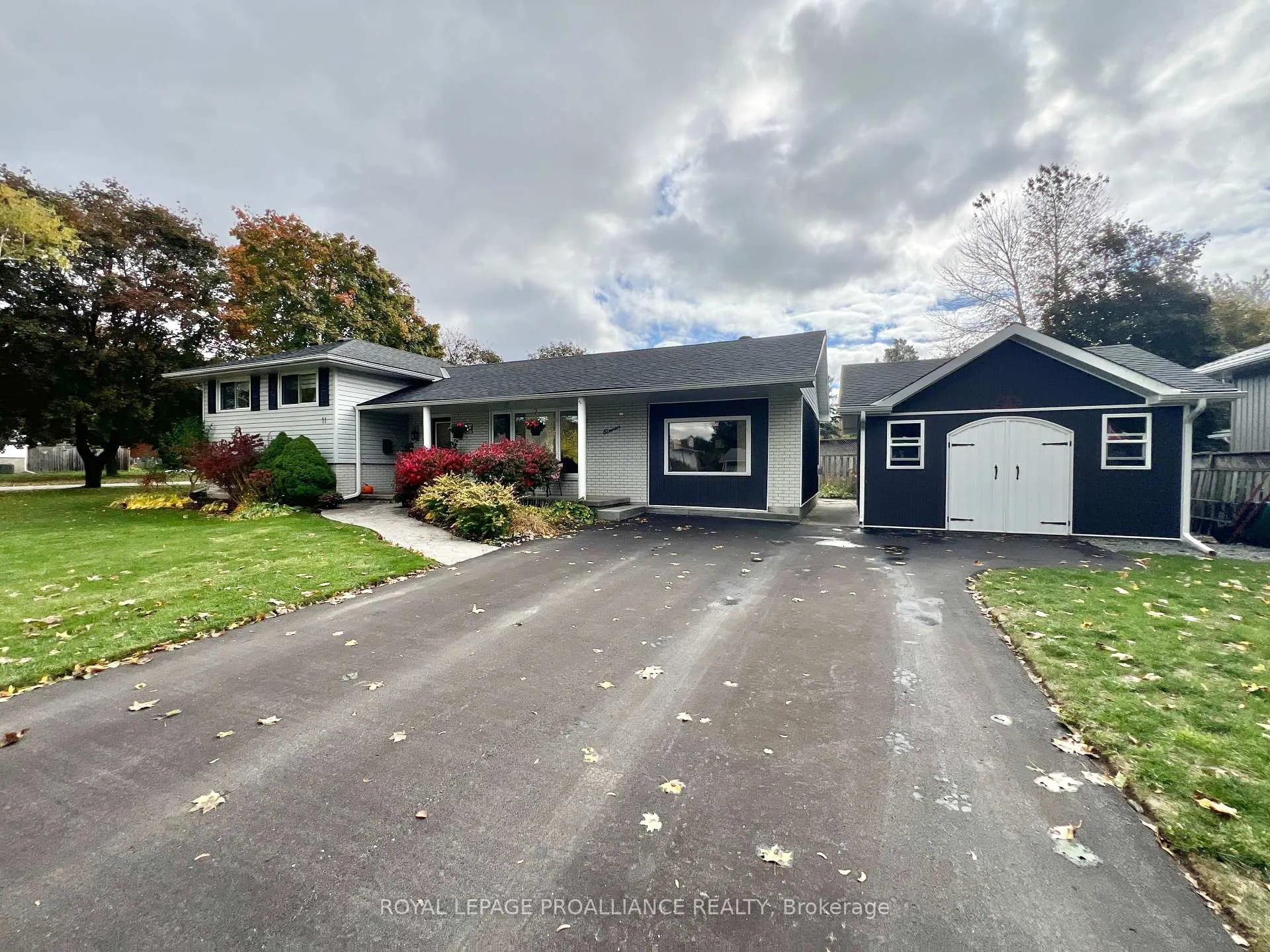 Photo 24 of 11 Stavebank Road, Belleville, Belleville Ward — HOMEH