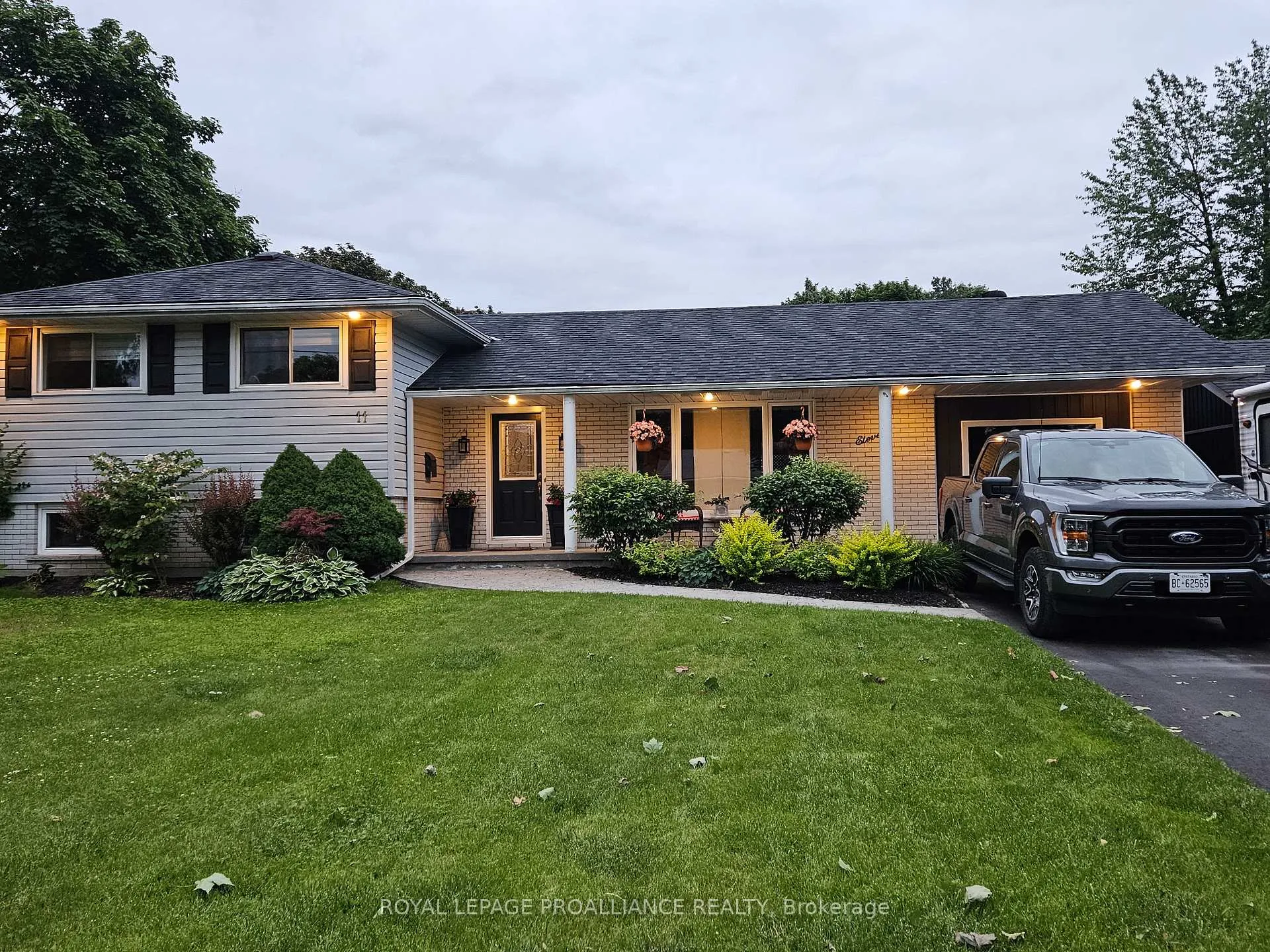 Photo 26 of 11 Stavebank Road, Belleville, Belleville Ward — HOMEH