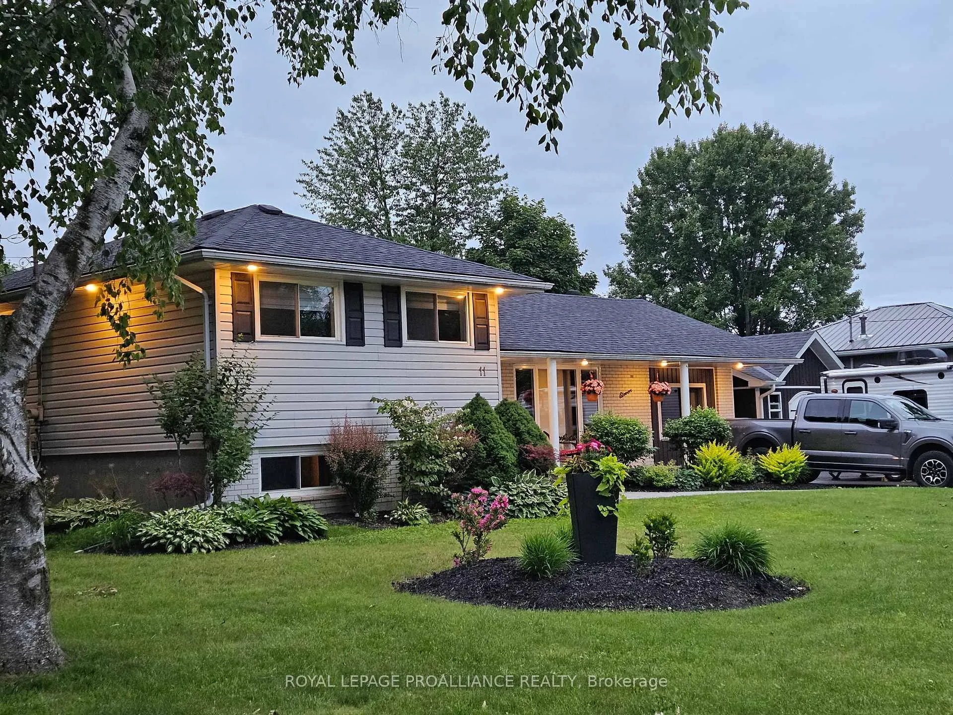 Photo 27 of 11 Stavebank Road, Belleville, Belleville Ward — HOMEH