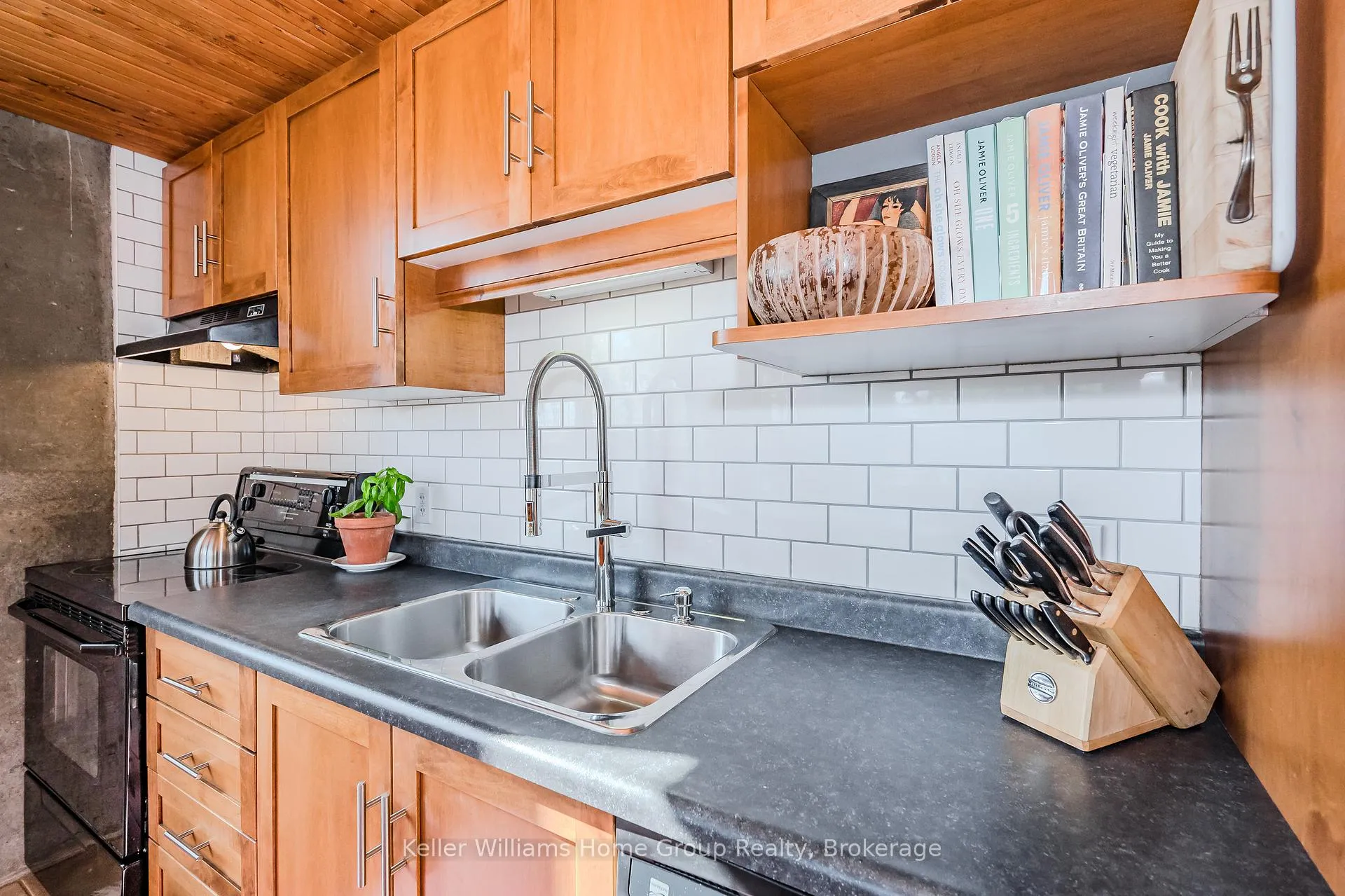Photo 14 of Unit 302, 26 Ontario Street, Guelph, St. Patrick's Ward — HOMEH