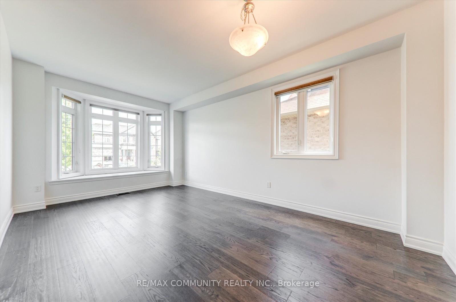 Photo 6 of 10 Whitehand Drive, Clarington, Newcastle — HOMEH