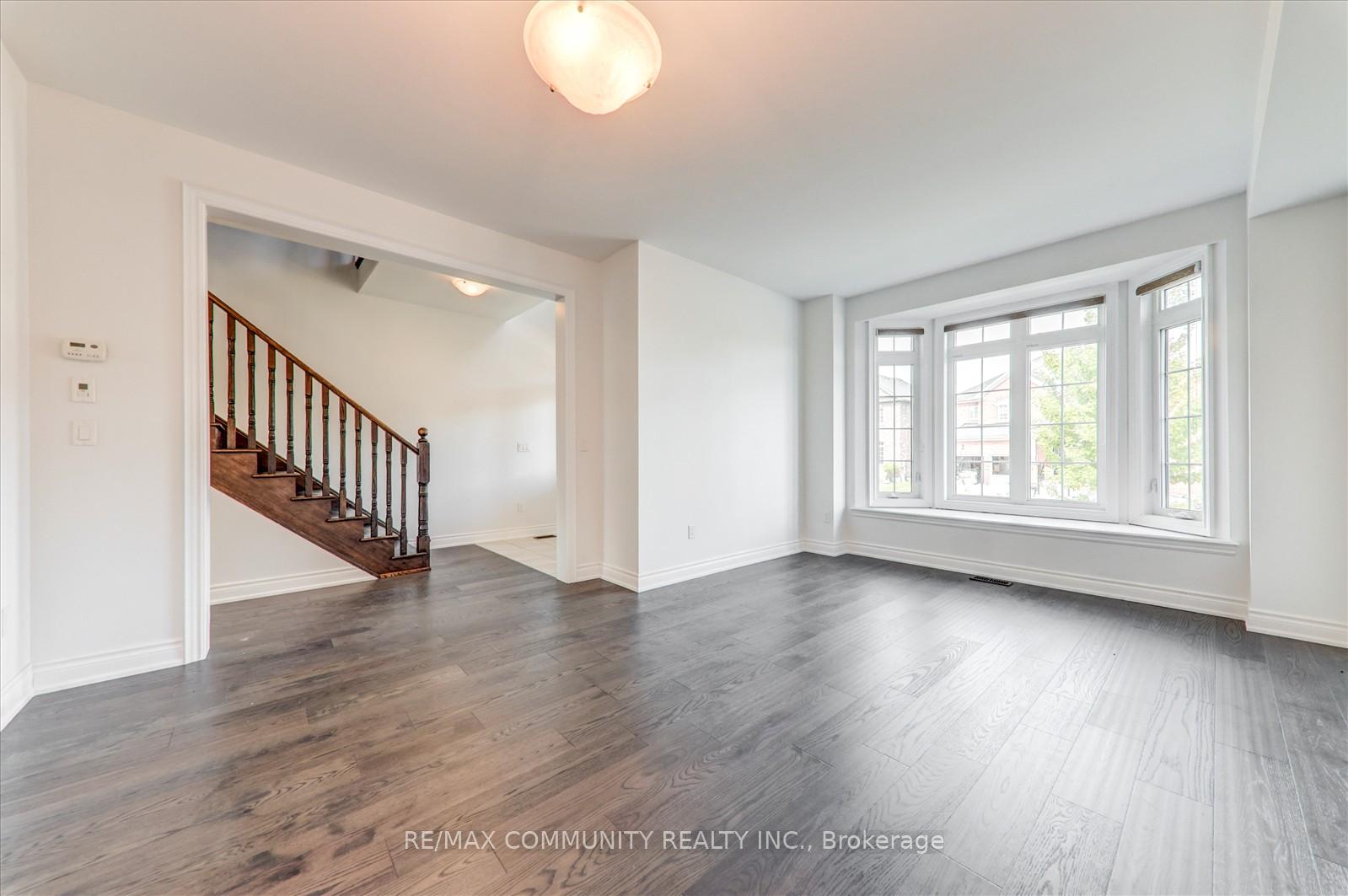 Photo 7 of 10 Whitehand Drive, Clarington, Newcastle — HOMEH