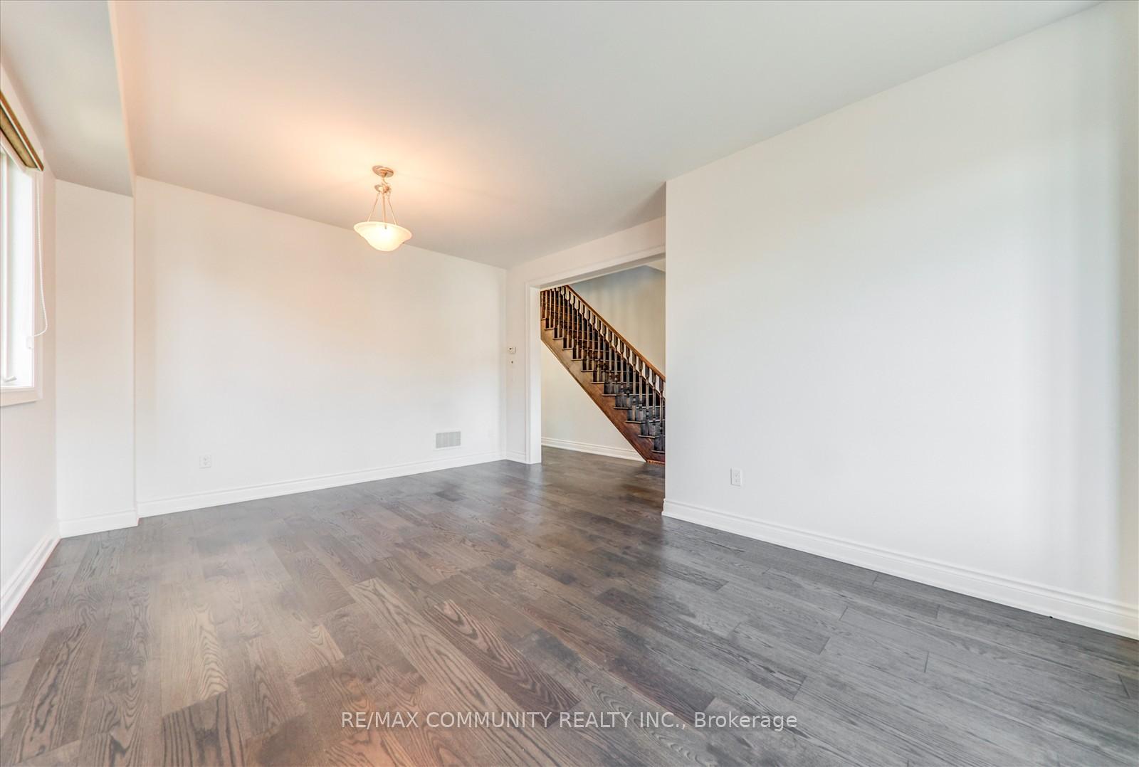 Photo 8 of 10 Whitehand Drive, Clarington, Newcastle — HOMEH
