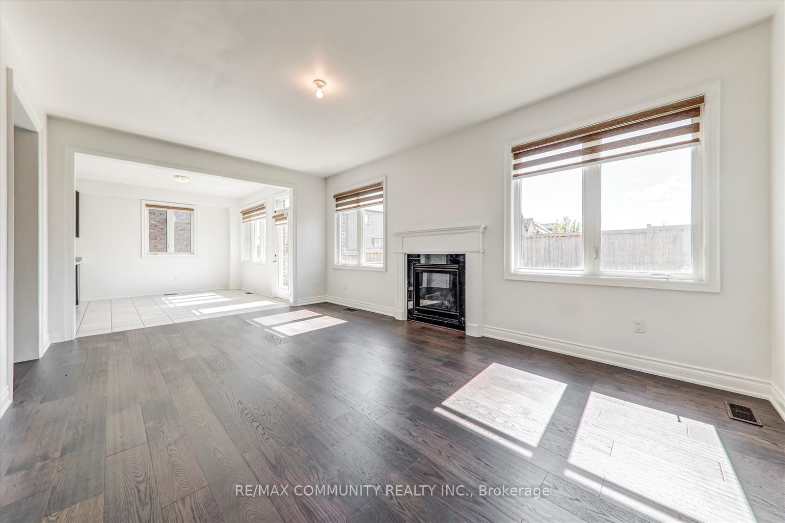 Photo 11 of 10 Whitehand Drive, Clarington, Newcastle — HOMEH