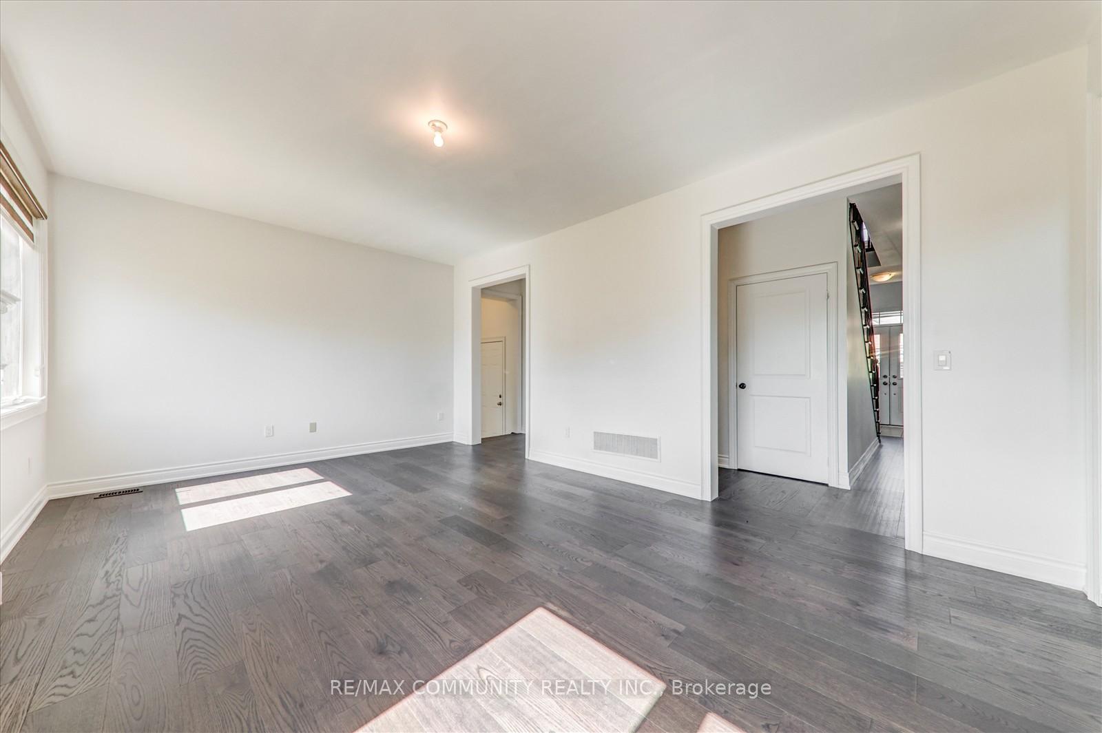 Photo 12 of 10 Whitehand Drive, Clarington, Newcastle — HOMEH