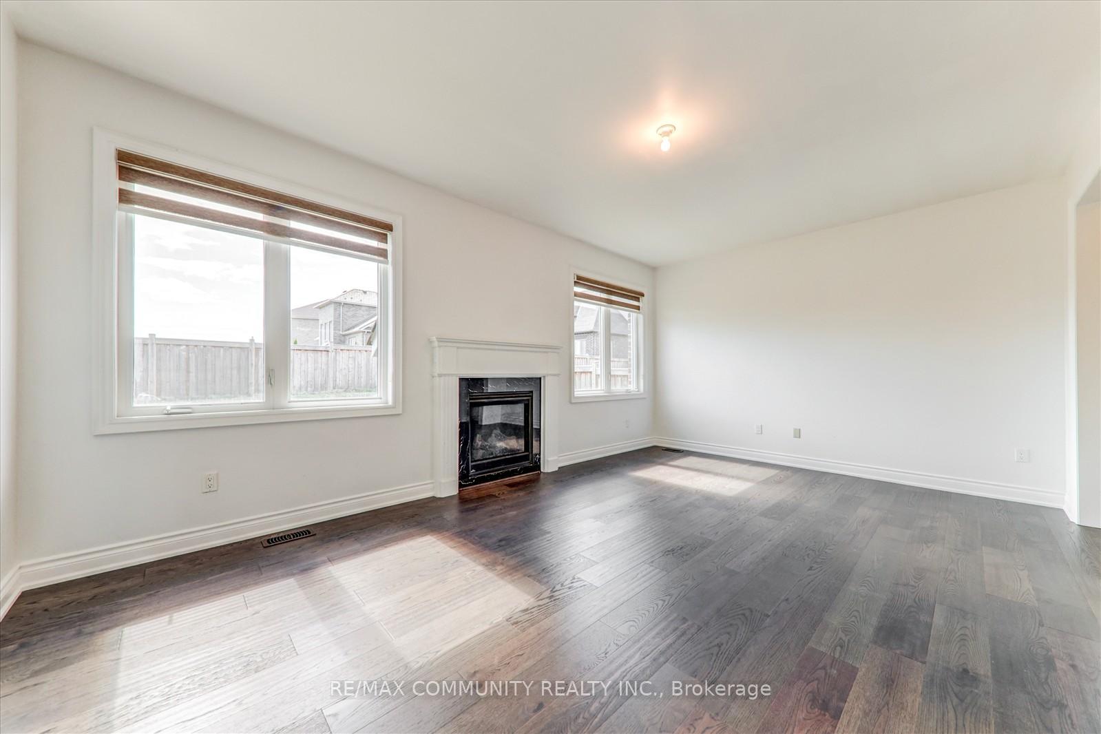 Photo 19 of 10 Whitehand Drive, Clarington, Newcastle — HOMEH