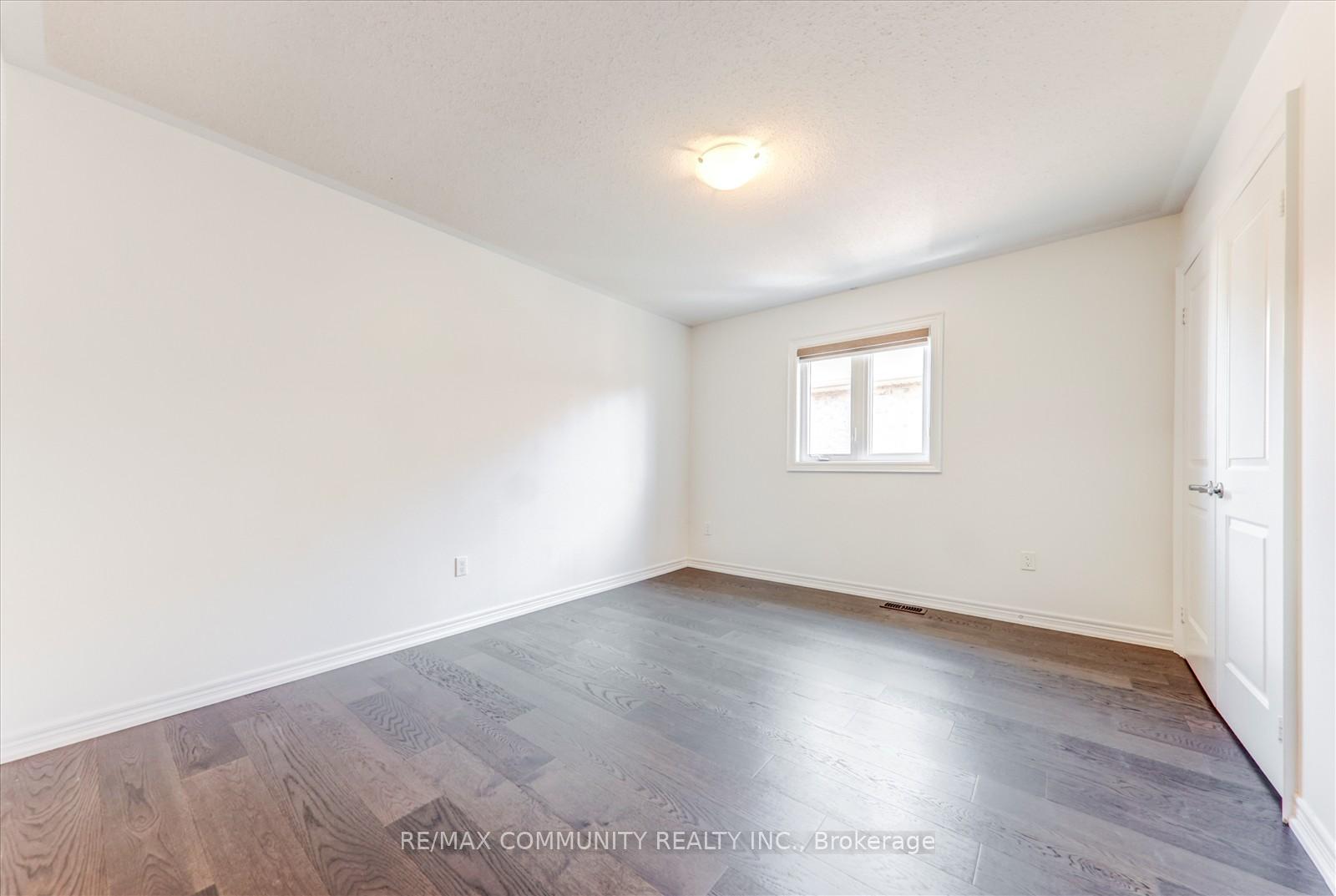 Photo 27 of 10 Whitehand Drive, Clarington, Newcastle — HOMEH