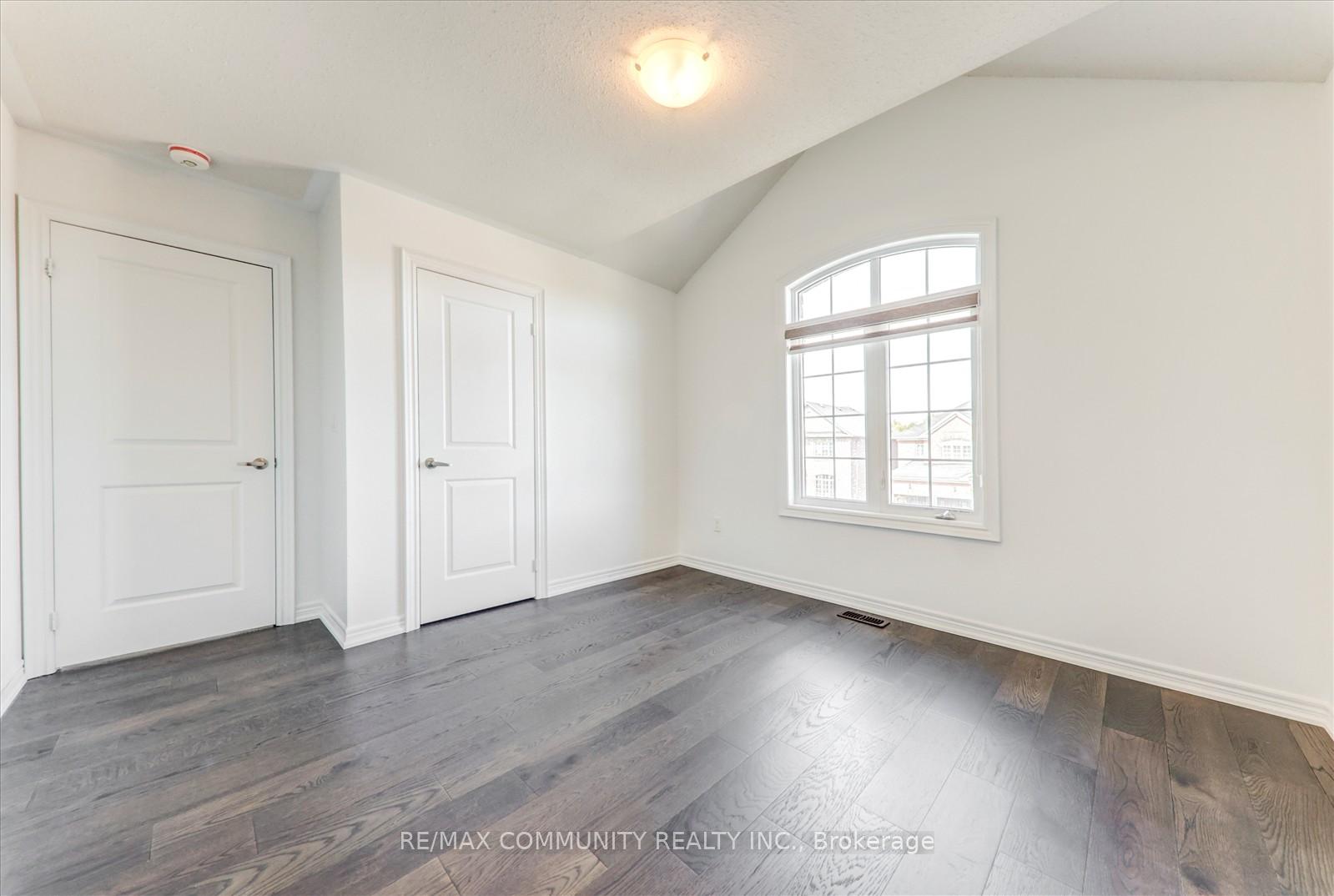 Photo 31 of 10 Whitehand Drive, Clarington, Newcastle — HOMEH