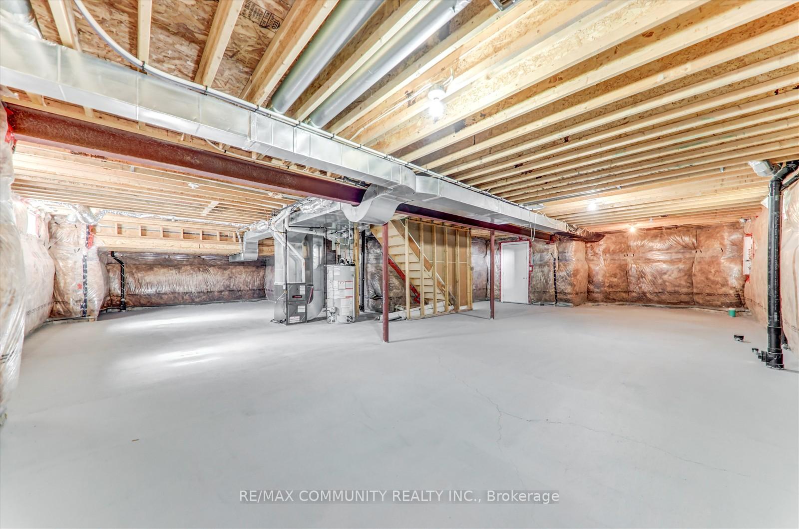 Photo 36 of 10 Whitehand Drive, Clarington, Newcastle — HOMEH