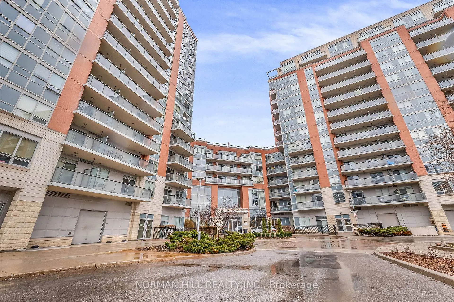 Front of Unit 211, 60 South Town Centre Boulevard