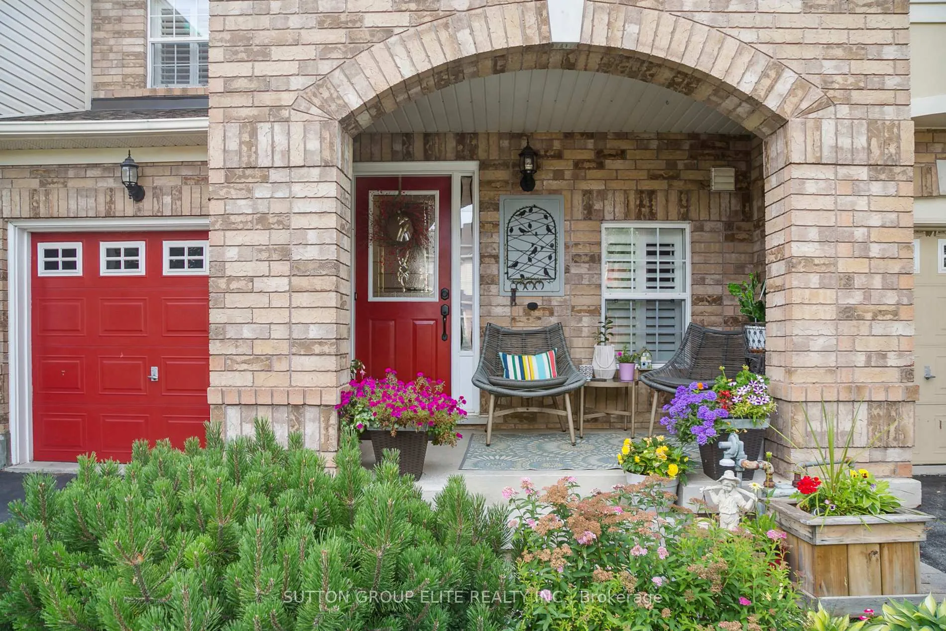 Front of 636 Porter Way