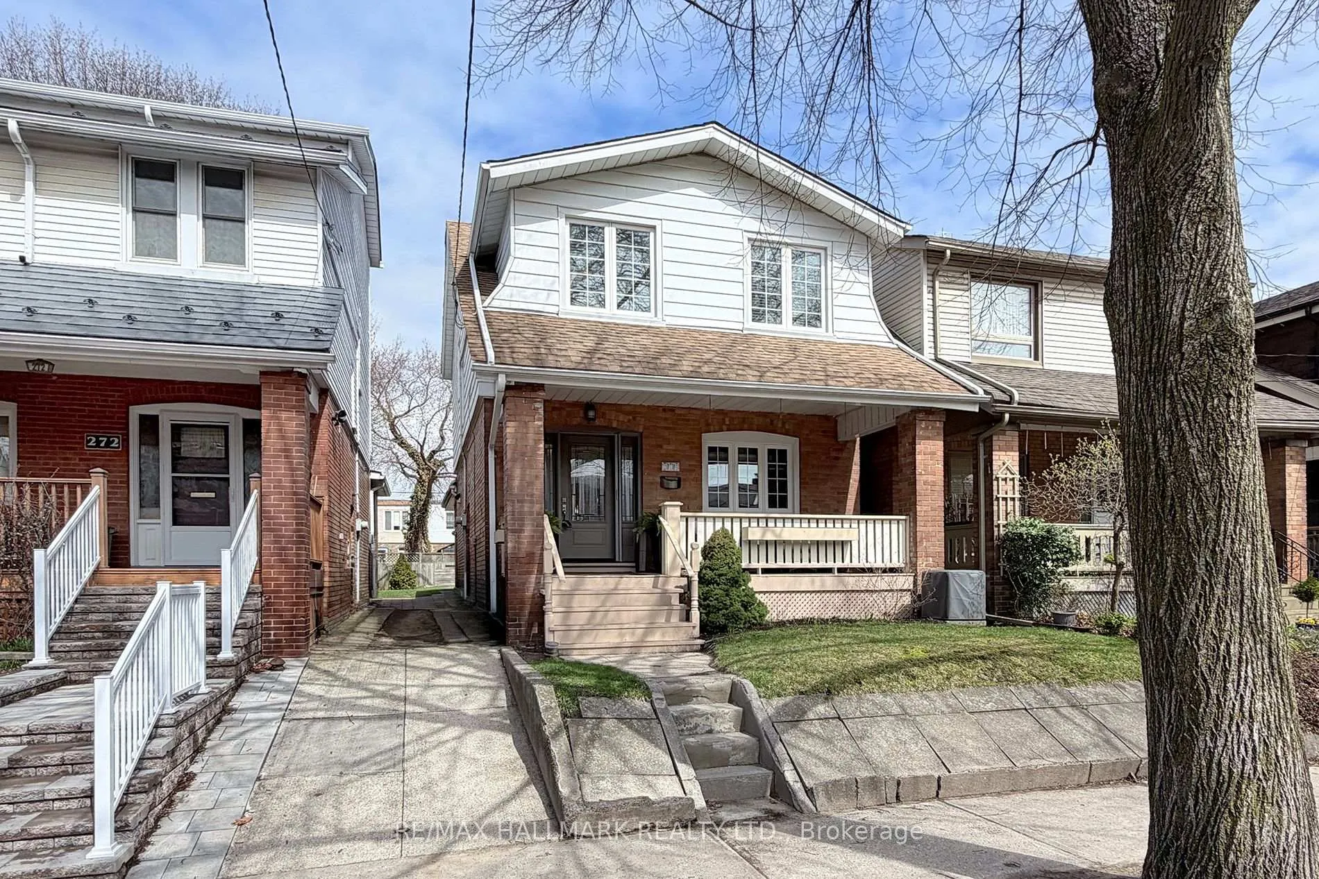 Photo 2 of 274 Wolverleigh Boulevard, Toronto, Danforth — HOMEH