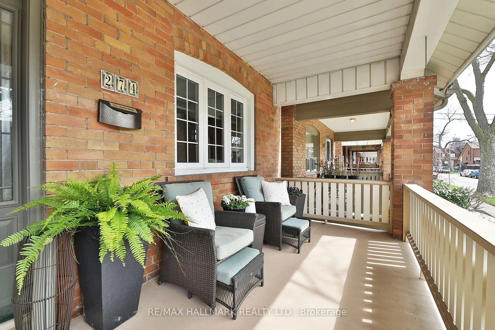 Photo 3 of 274 Wolverleigh Boulevard, Toronto, Danforth — HOMEH